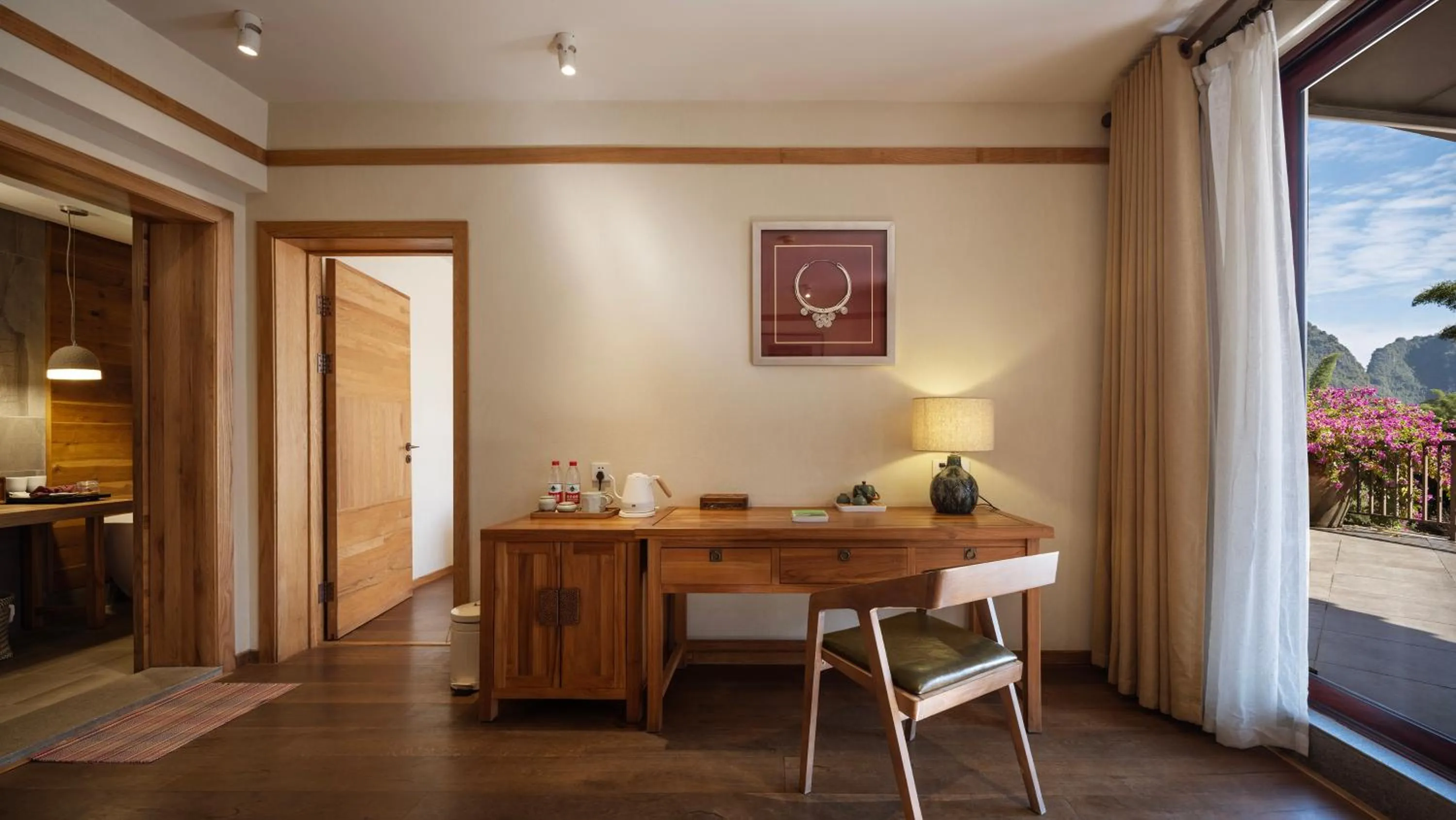 Toilet in Yangshuo The Apsara Lodge