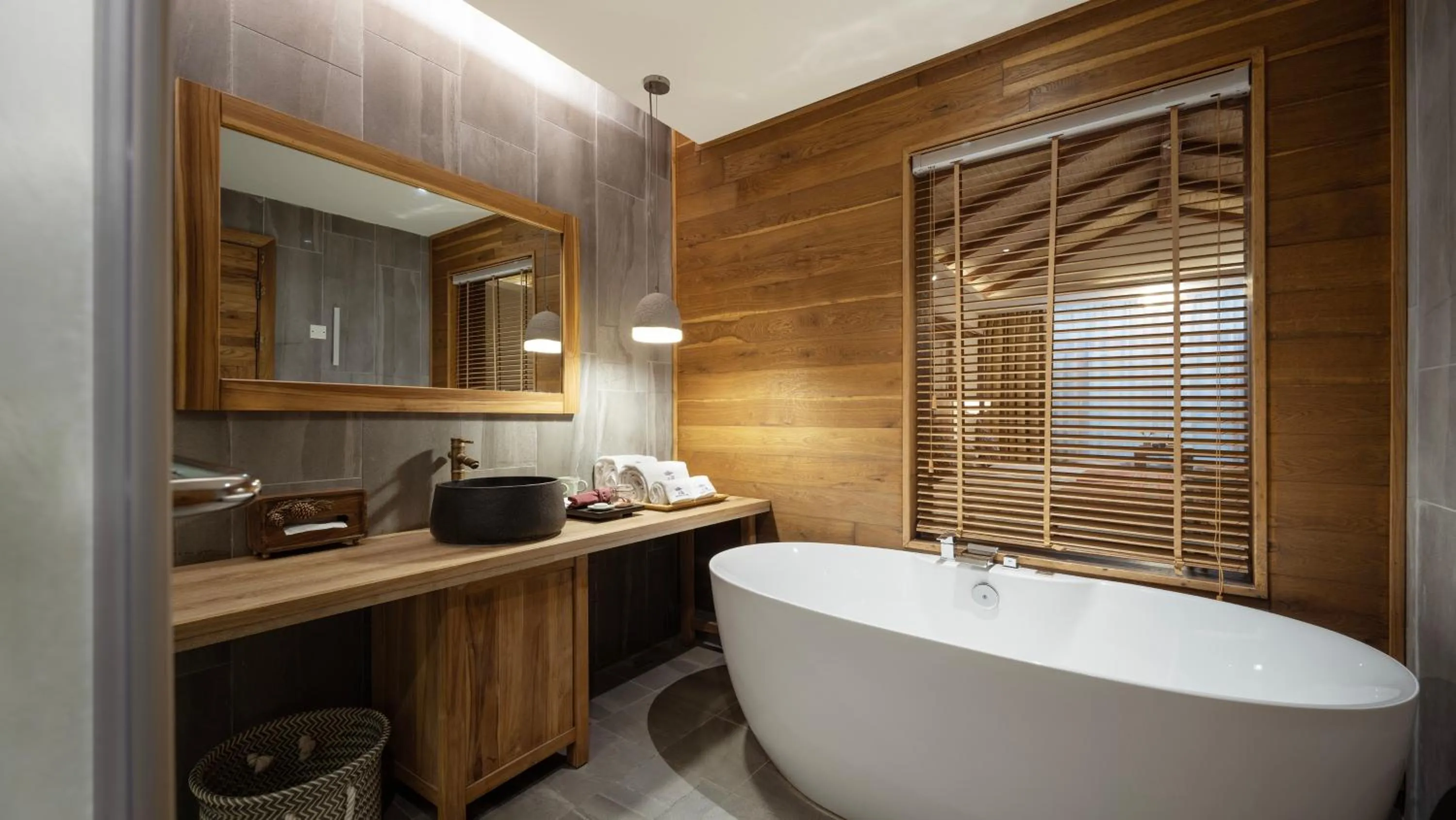 Shower in Yangshuo The Apsara Lodge