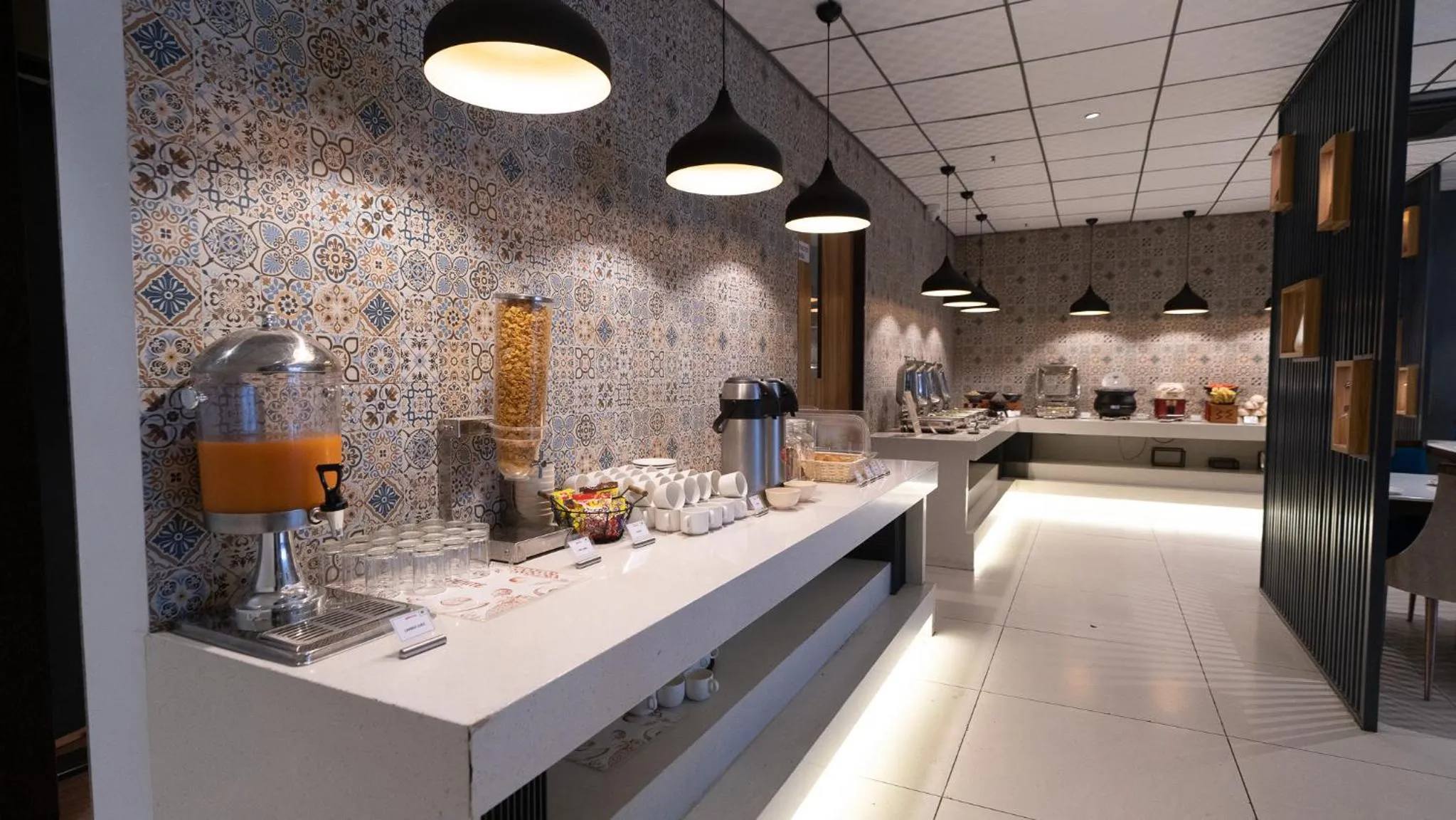 Food and drinks in 7 Apple Hotel Aurangabad