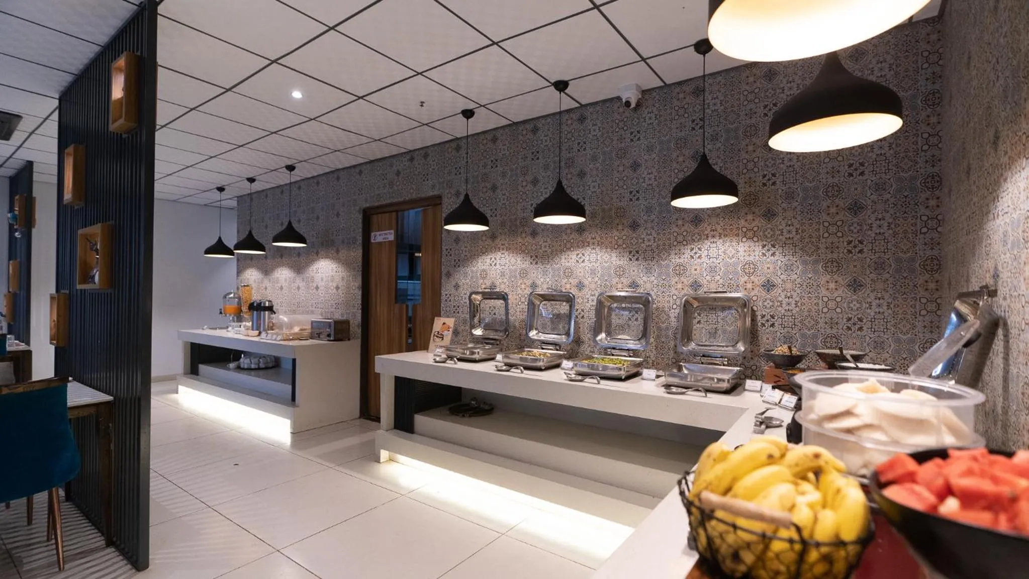 Food and drinks in 7 Apple Hotel Aurangabad