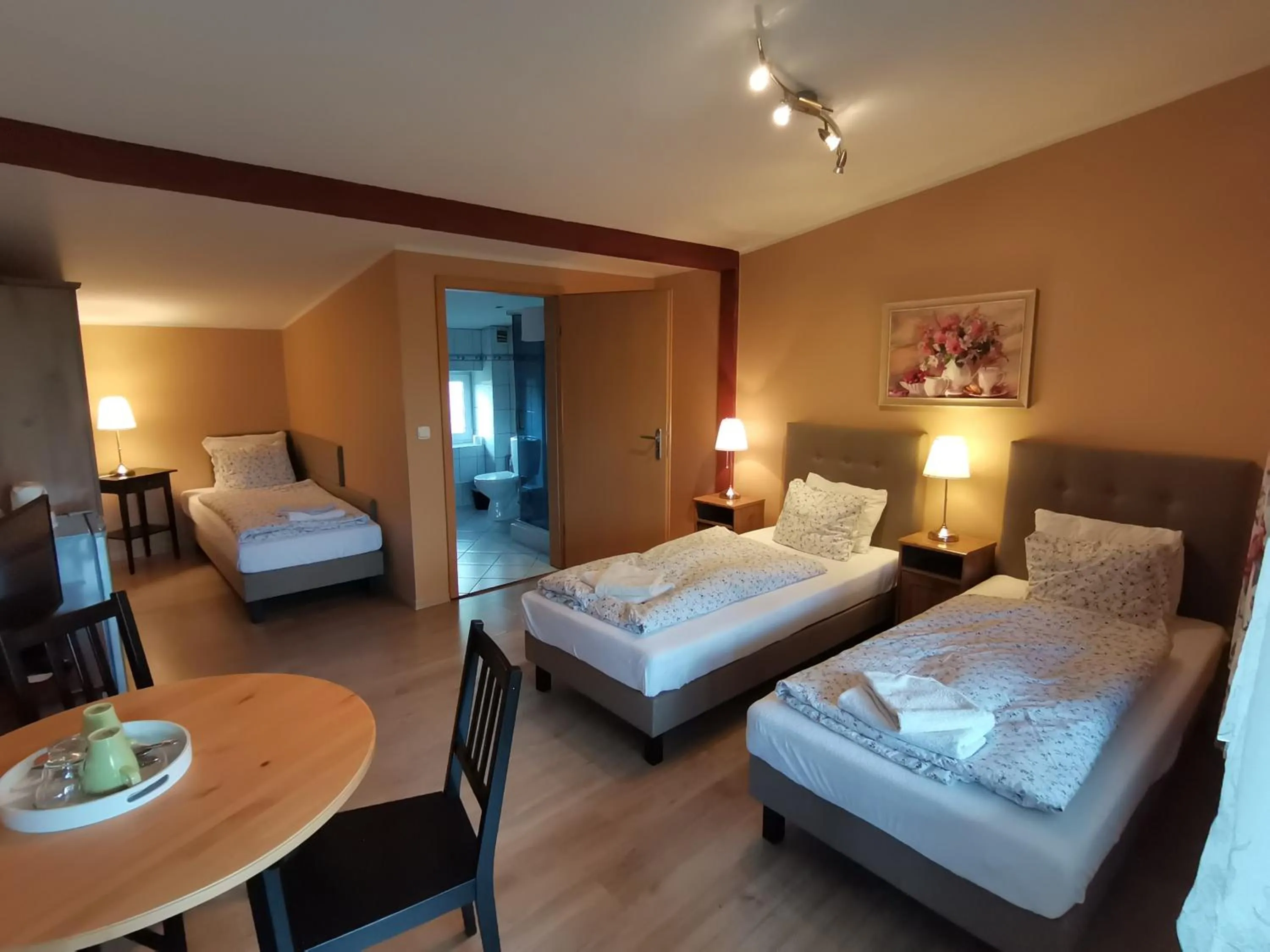 Photo of the whole room, Bed in W Starym Ogrodnictwie