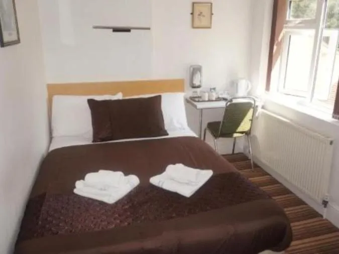 Bedroom, Bed in The Cotswold