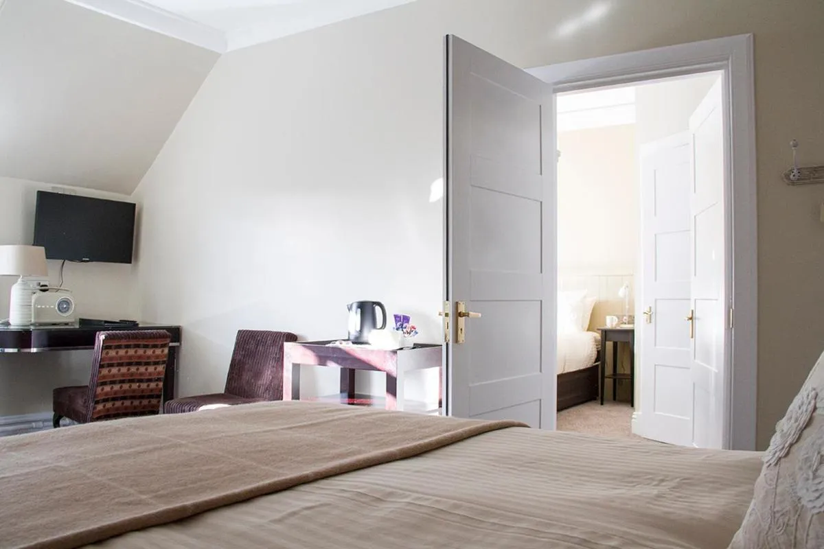 Bedroom, Bed in Loch Melfort Hotel