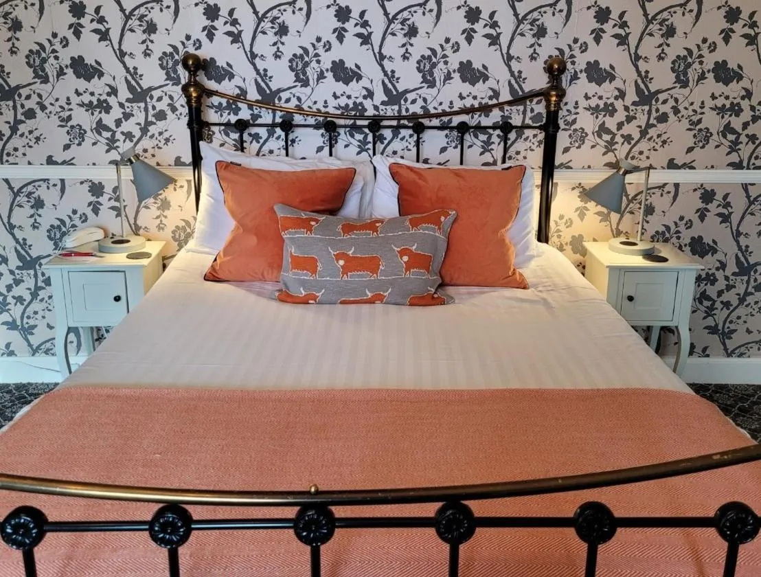 Bedroom, Bed in Loch Melfort Hotel