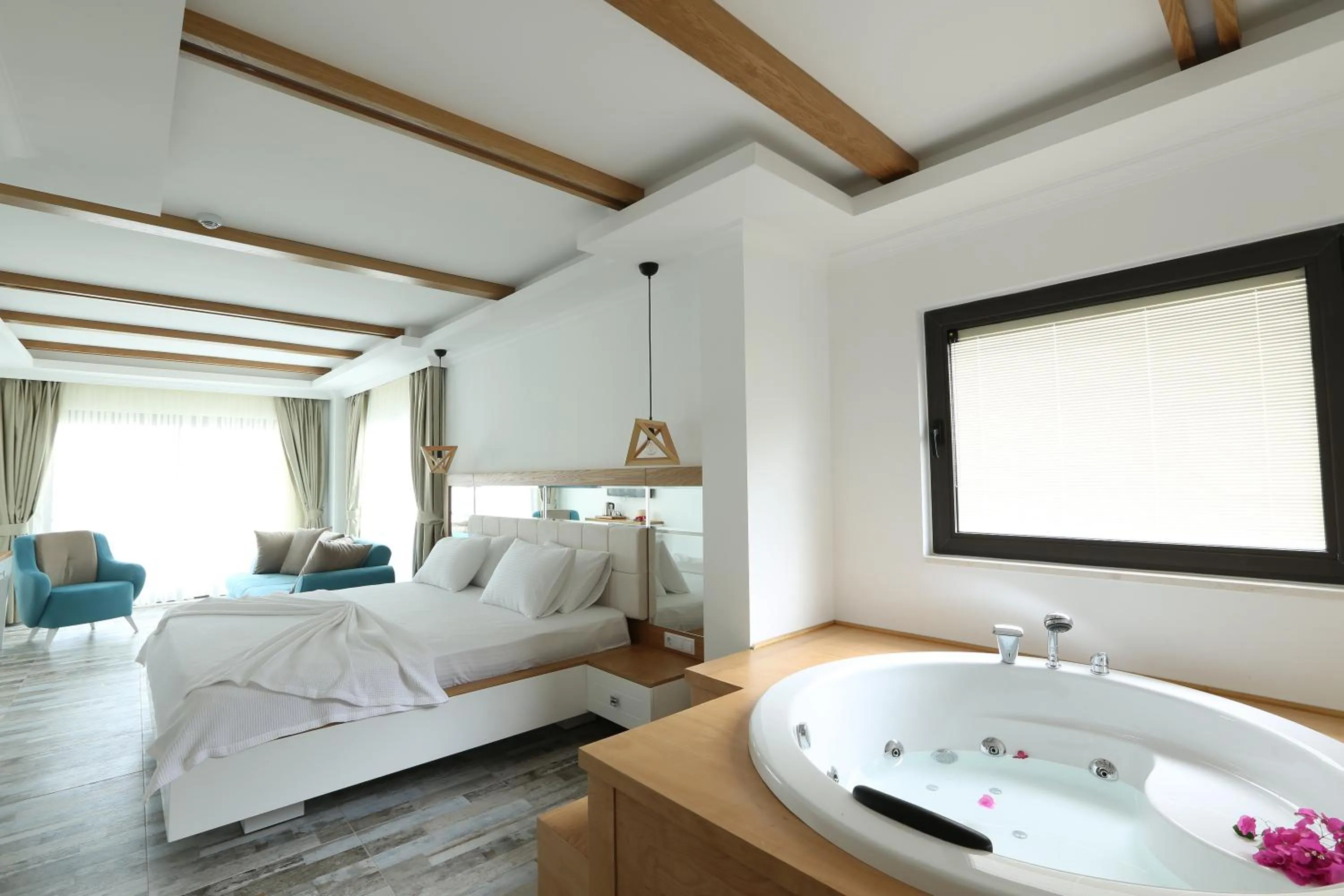 Day, Bed in Payam Hotel