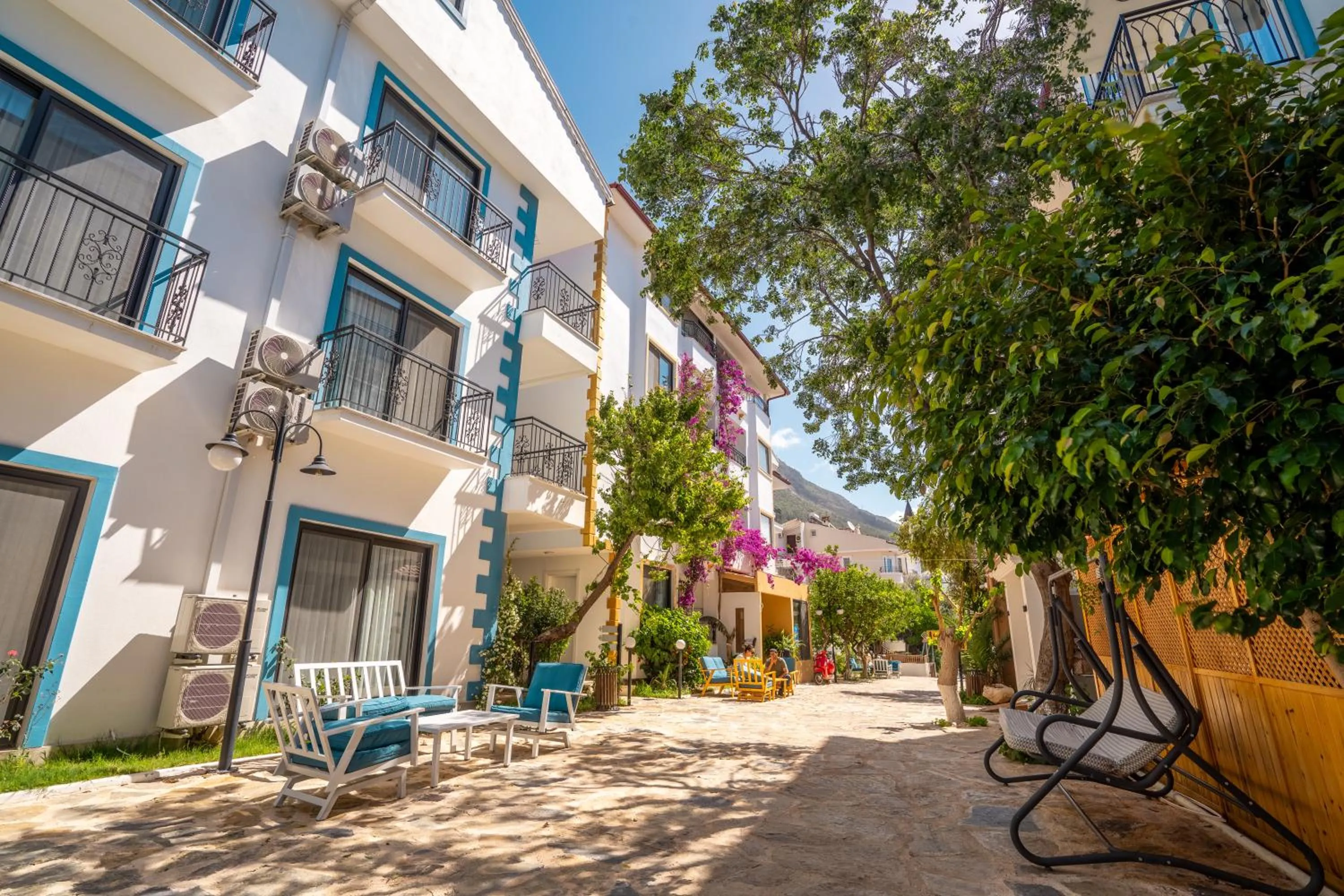 Seating area in Payam Hotel