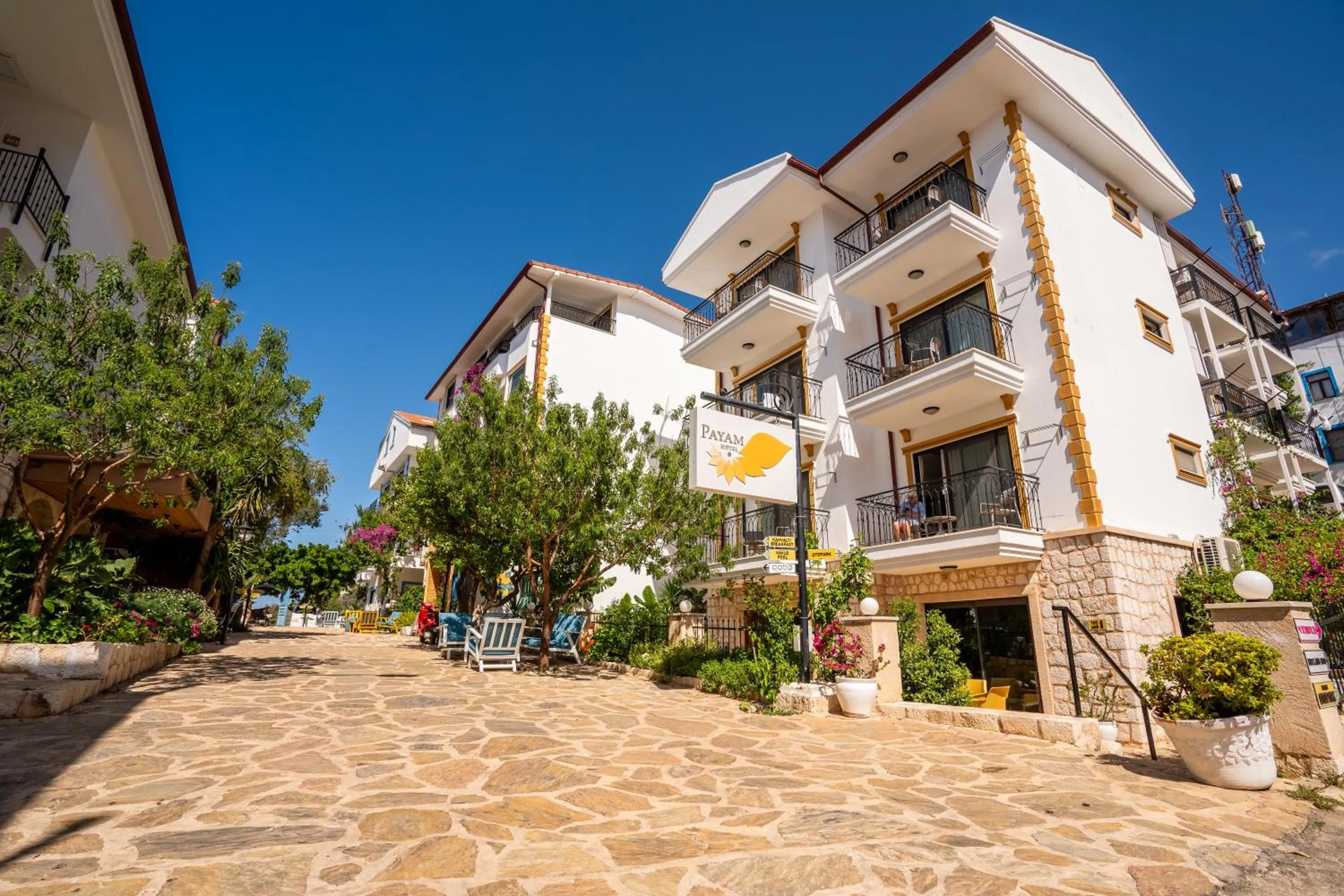 Seating area in Payam Hotel