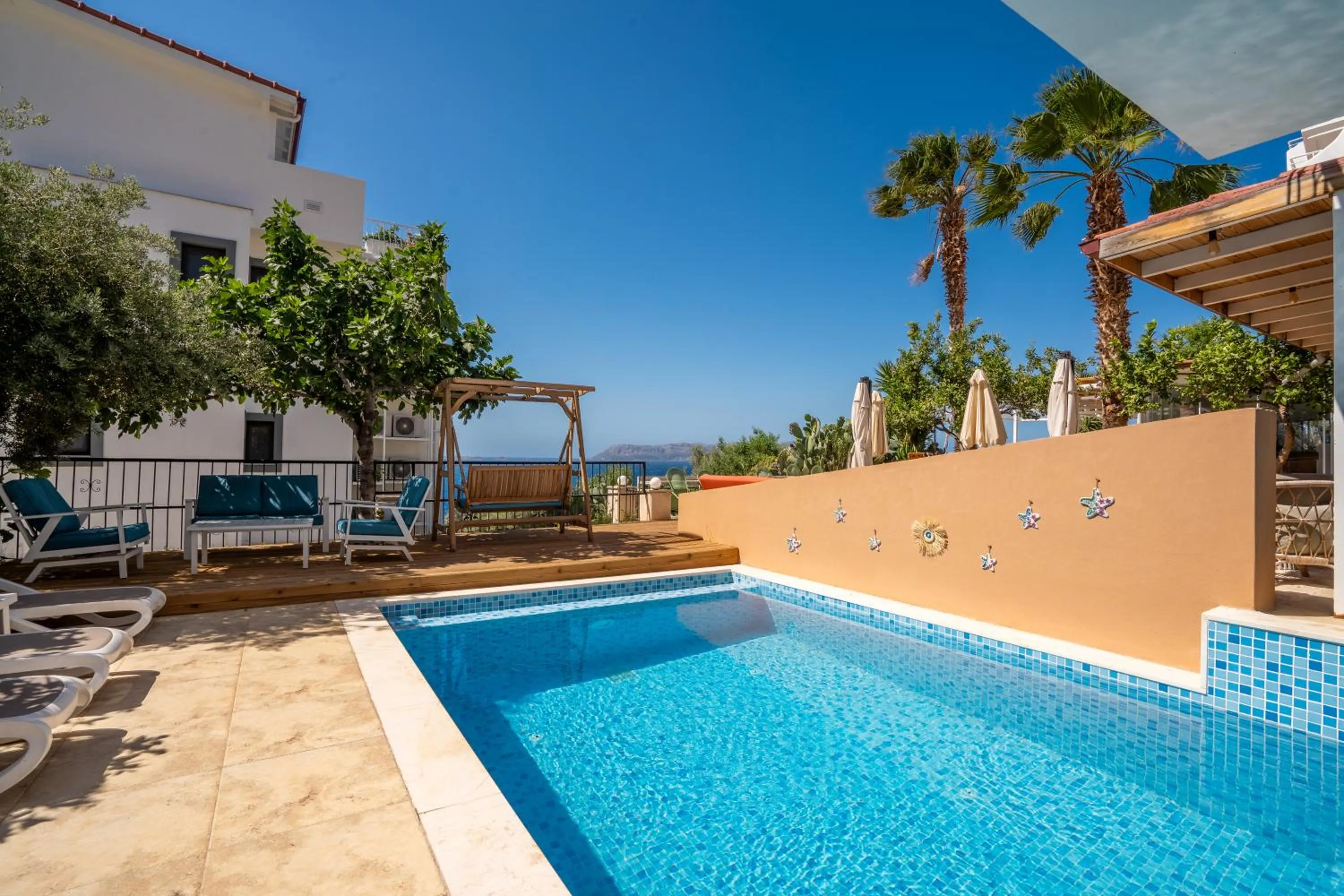 Swimming pool in Payam Hotel