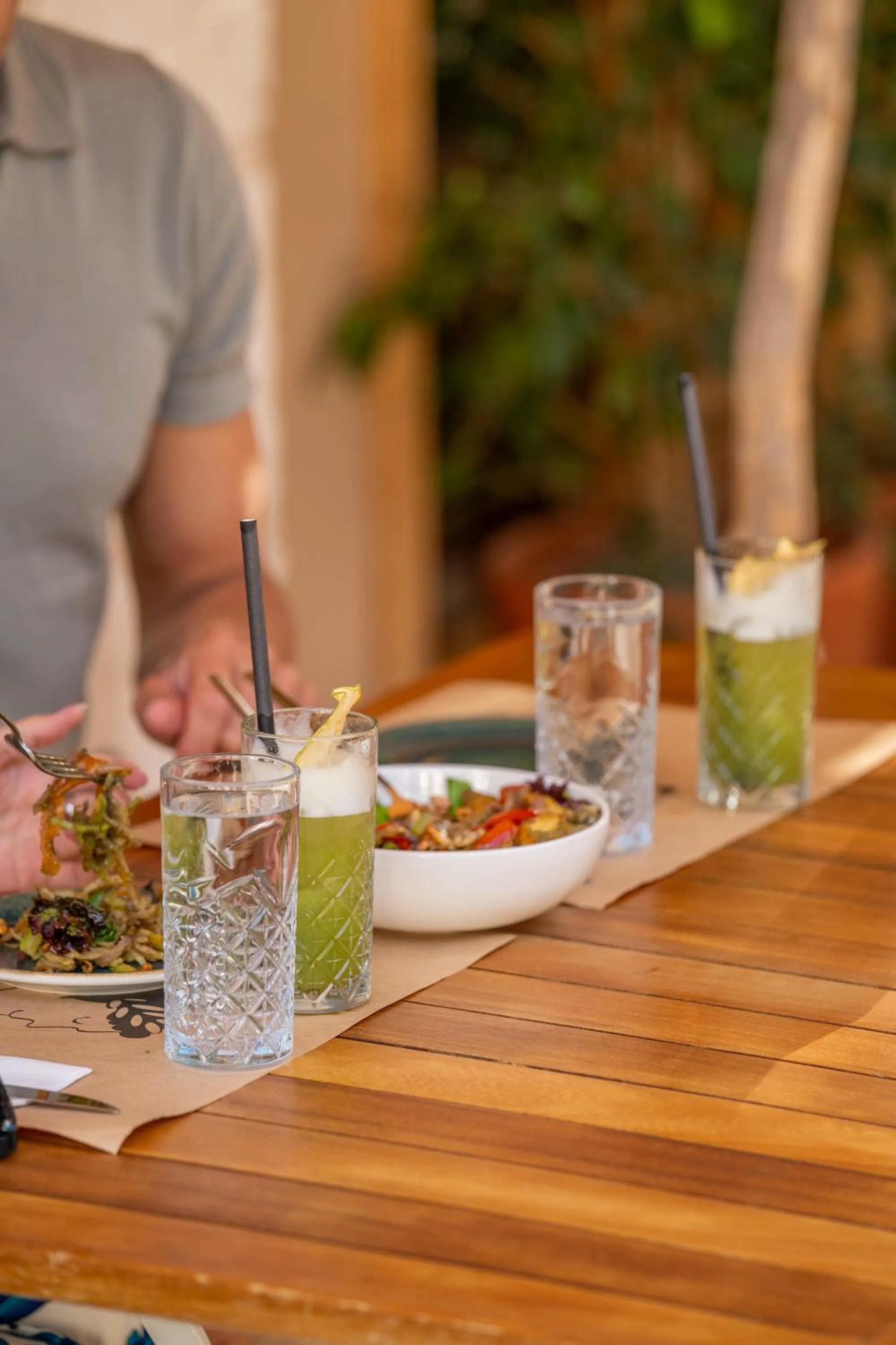 Restaurant/places to eat in Payam Hotel