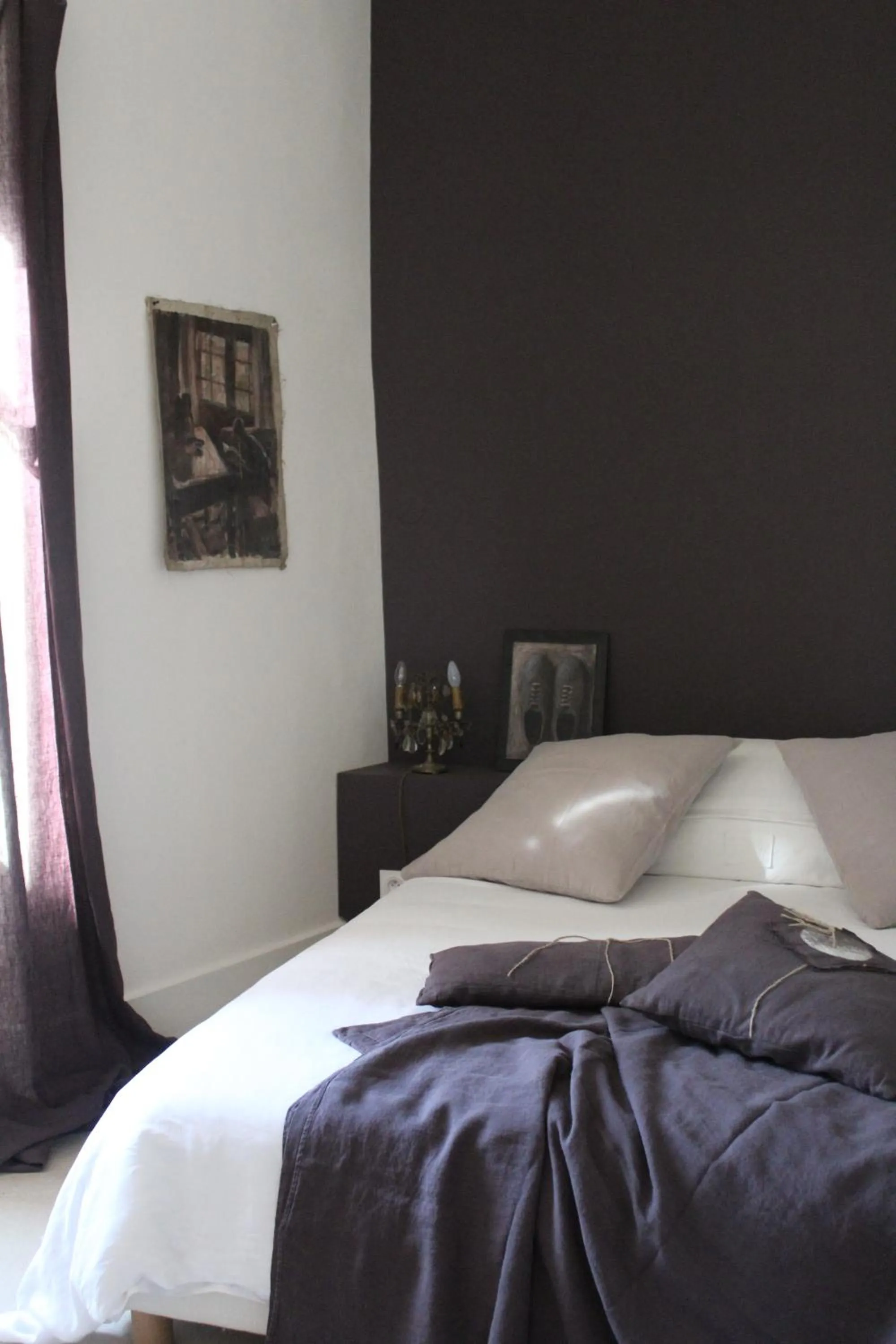 Bedroom, Bed in La maison sur la place