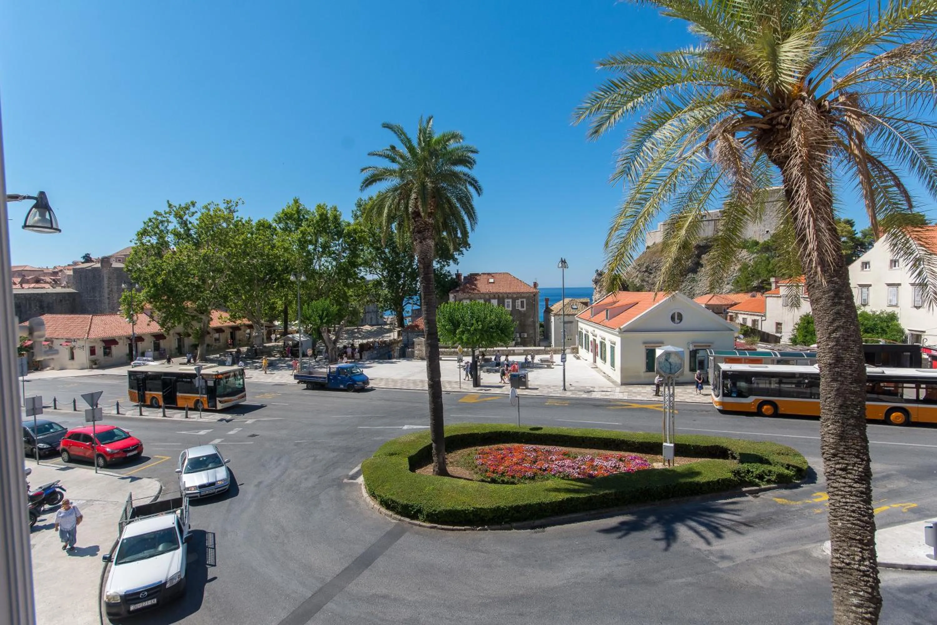 Neighbourhood in Tomato Old Town entrance