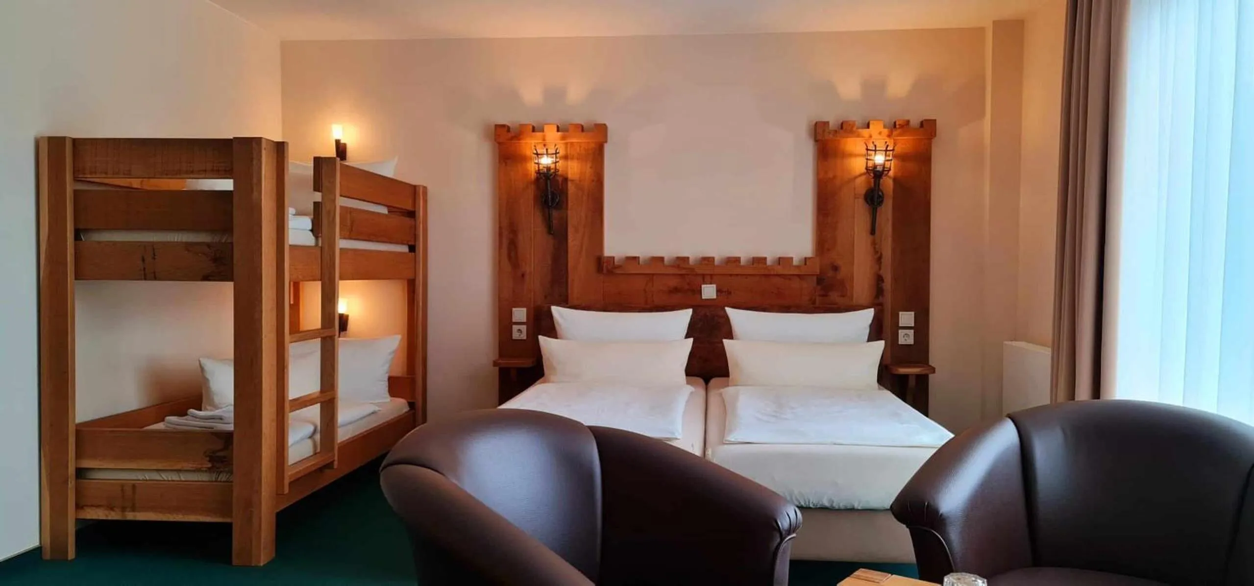 Bedroom, Bed in Hasseröder Burghotel