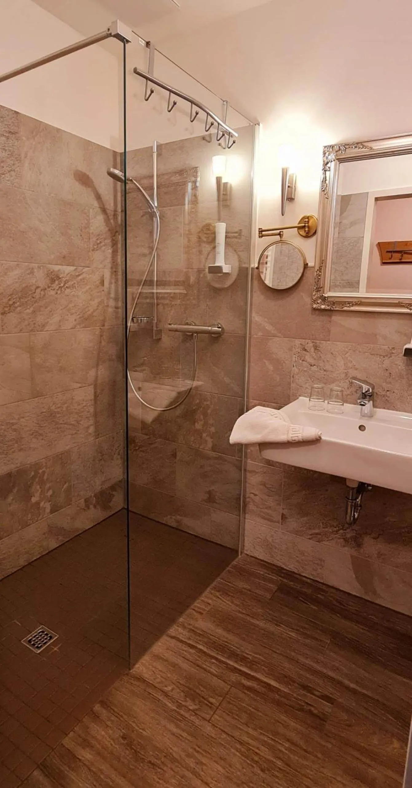 Shower in Hasseröder Burghotel