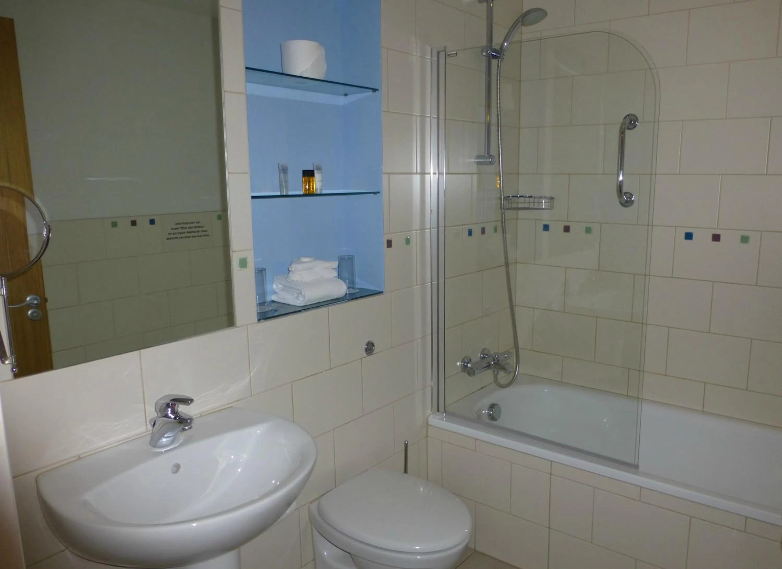 Bathroom in Liberty Wharf Apartments