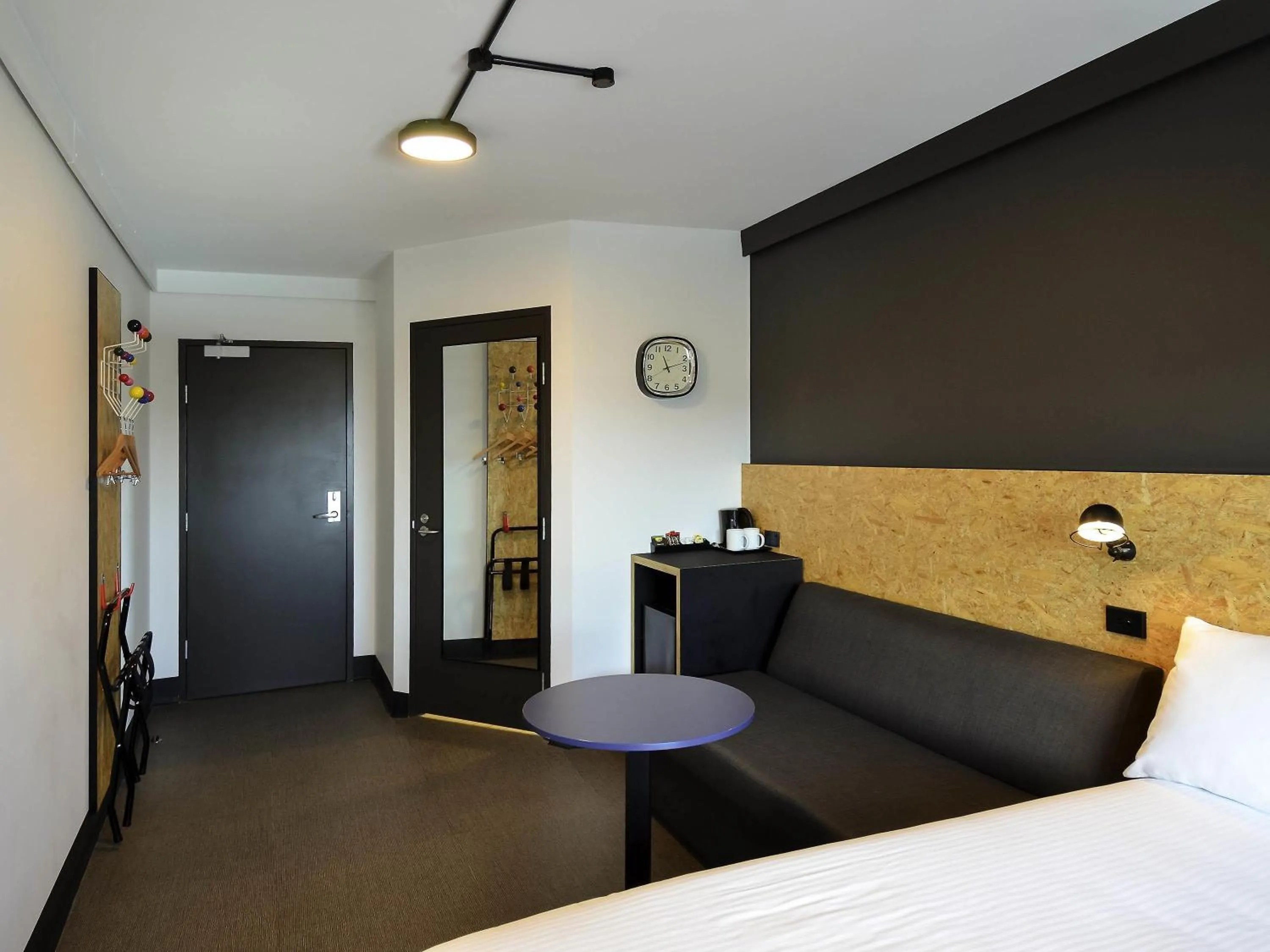 Bedroom, Bed in ibis budget Sydney East
