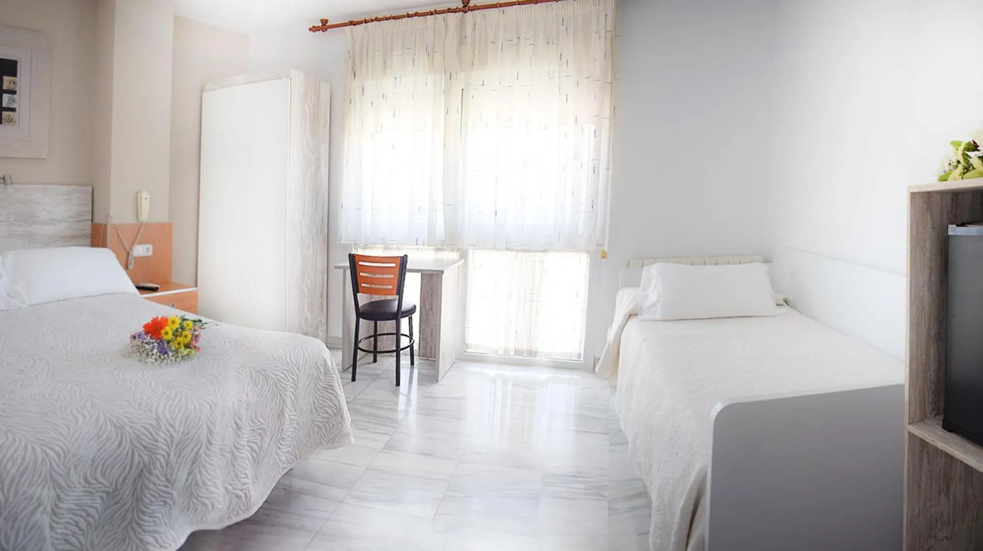 Photo of the whole room, Bed in Hotel Albero