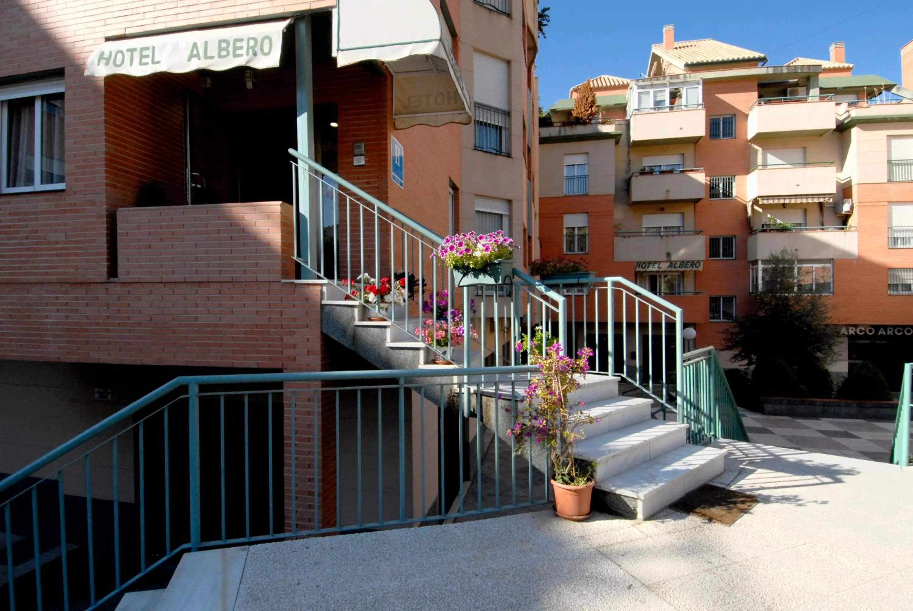 Facade/entrance in Hotel Albero