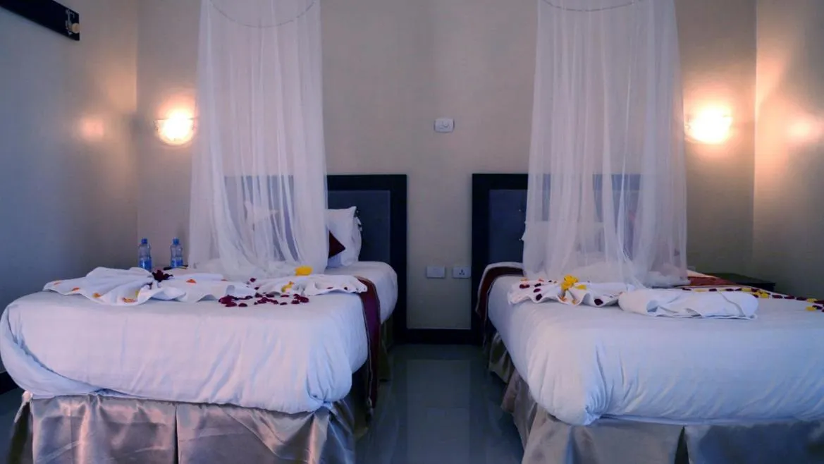 Bed in Lakemark Hotel and Tour Service Bahir Dar