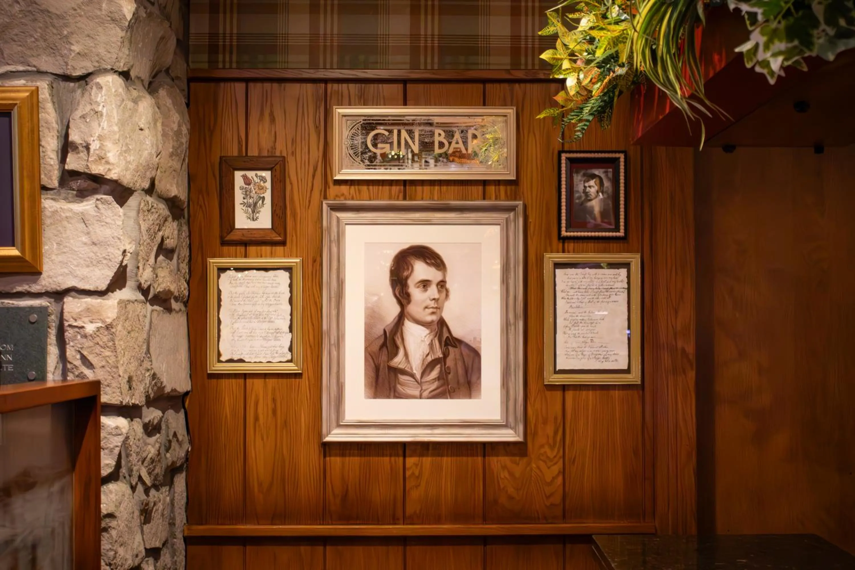 Restaurant/places to eat in The Loans Inn