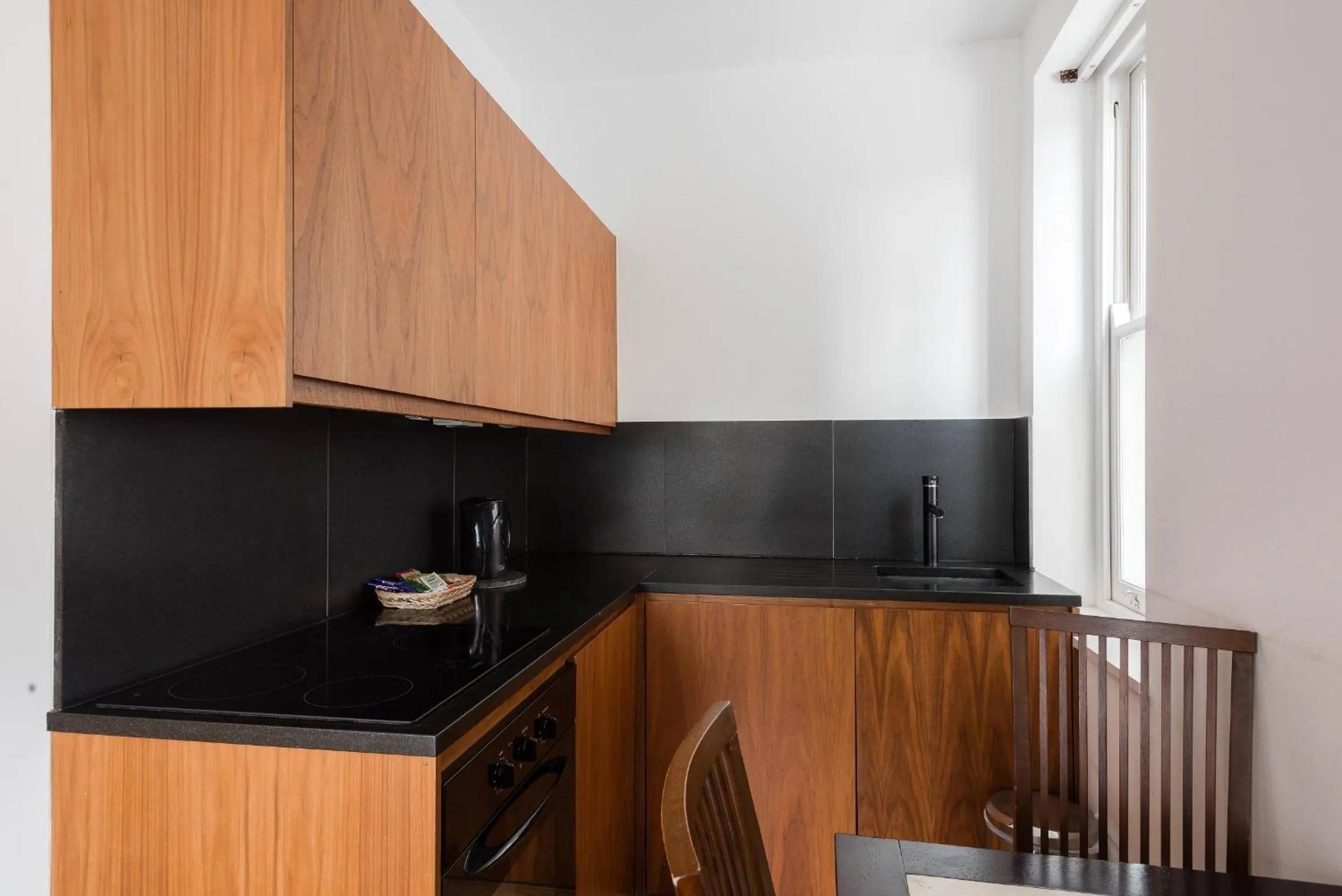 Kitchen or kitchenette in Presidential Apartments Kensington