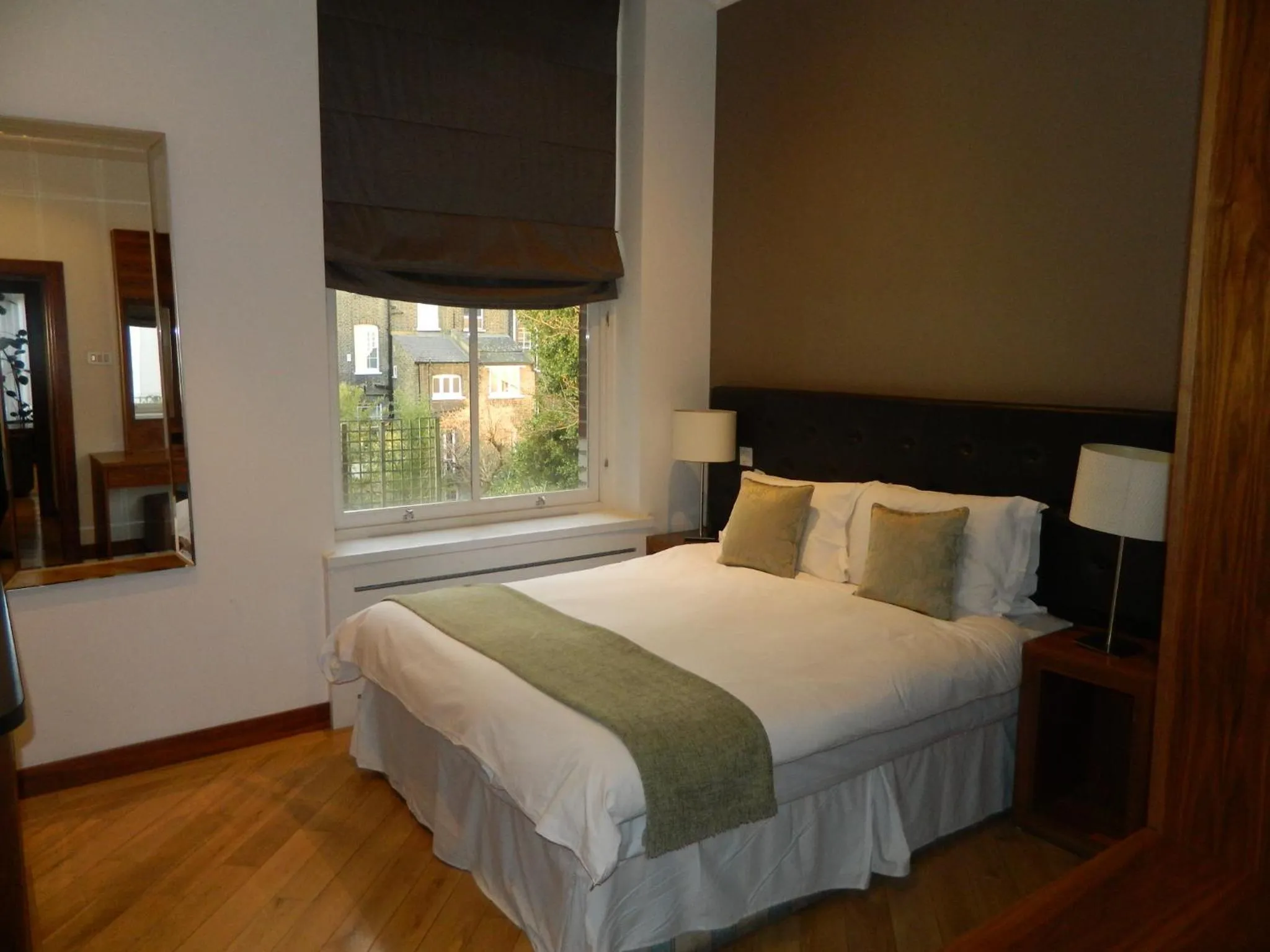 Day, Bed in Presidential Apartments Kensington