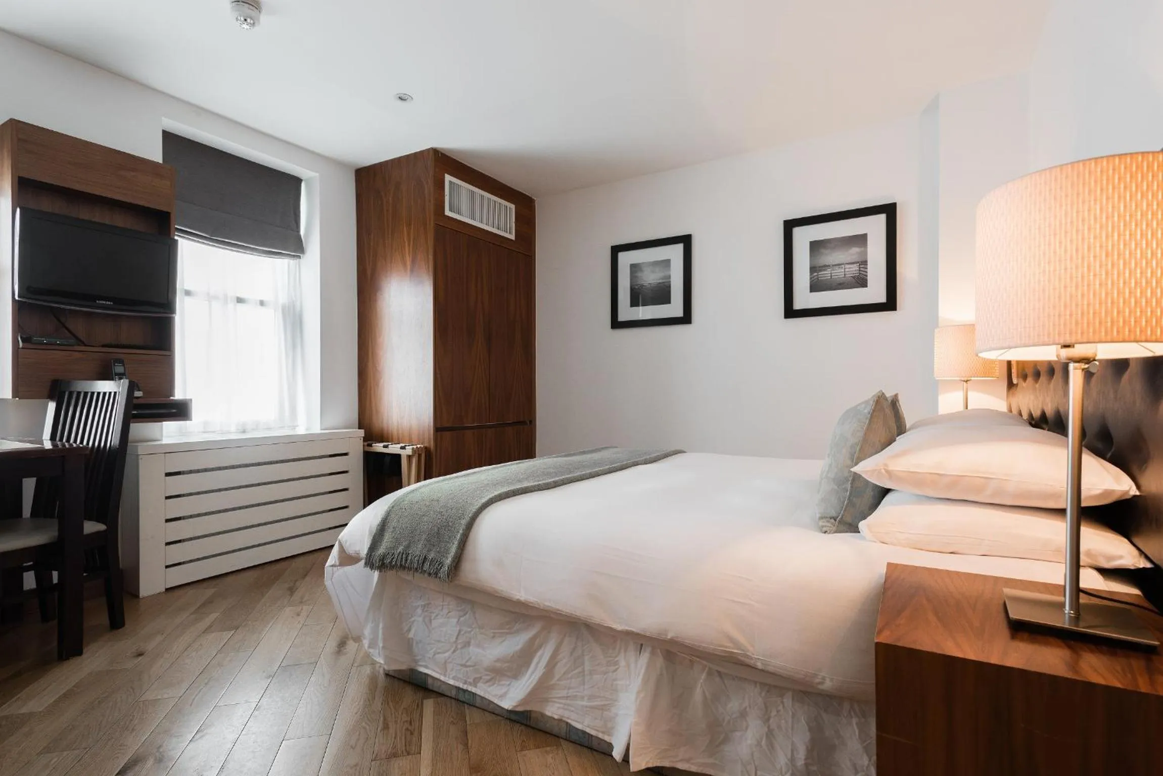 Bedroom, Bed in Presidential Apartments Kensington