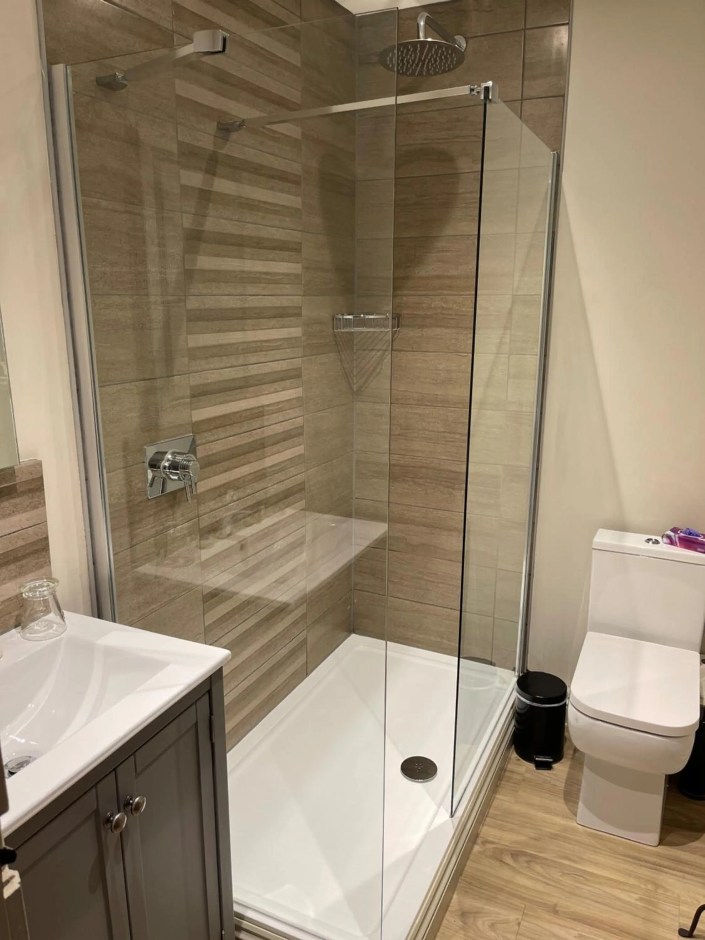 Shower in Riverside Inn, Aymestrey