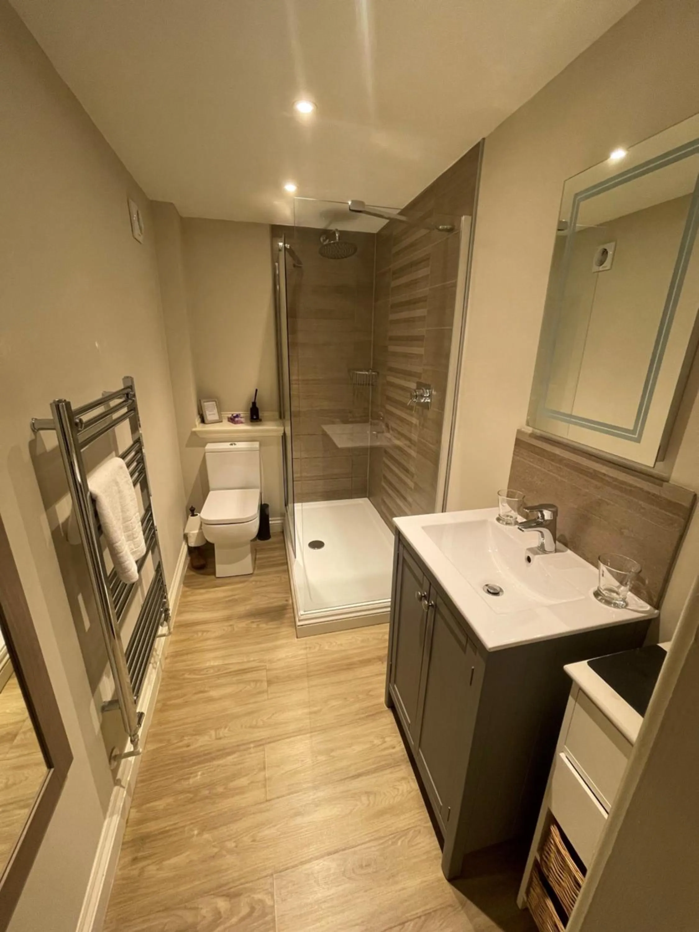 Shower in Riverside Inn, Aymestrey