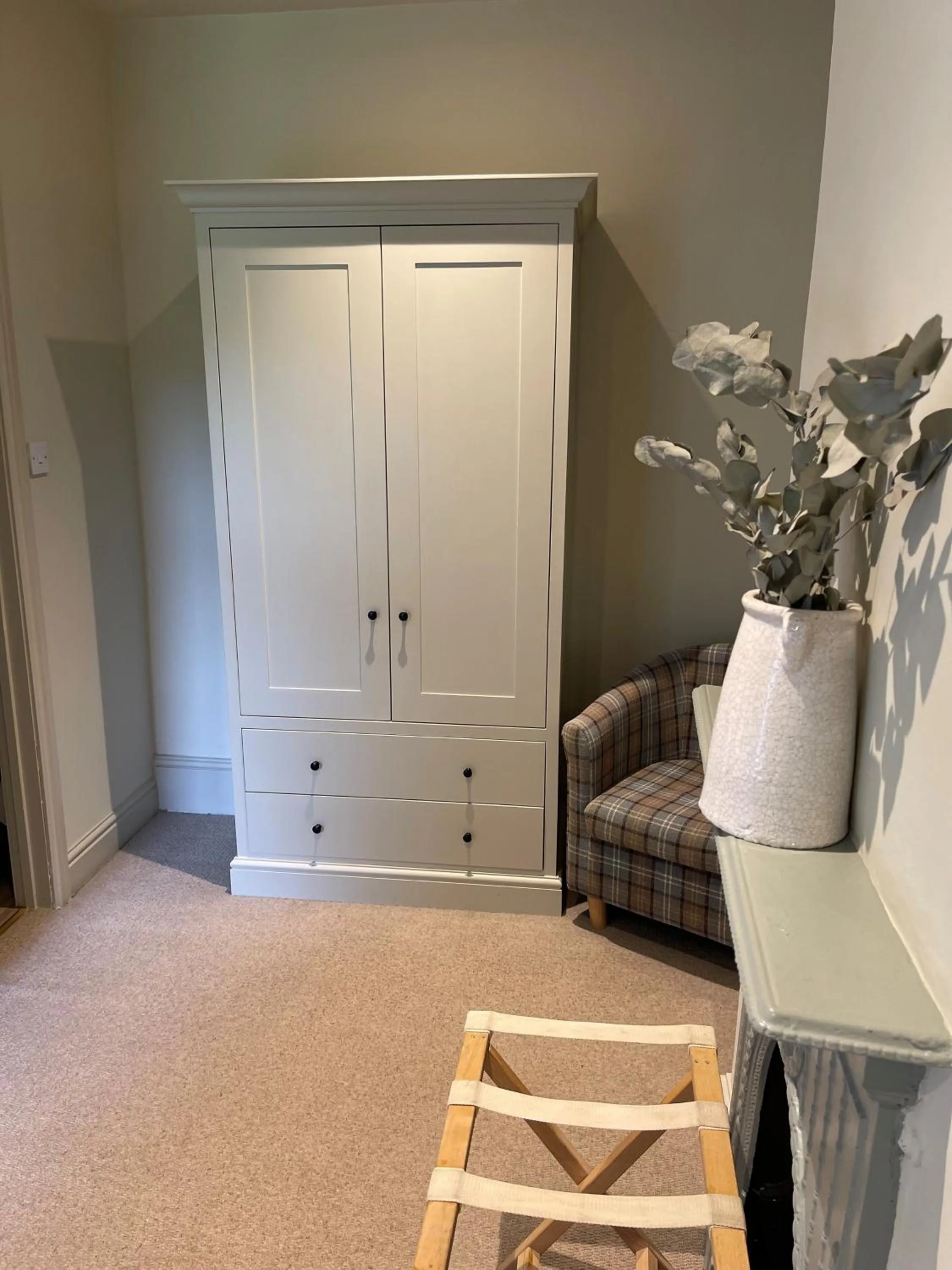 wardrobe in Riverside Inn, Aymestrey