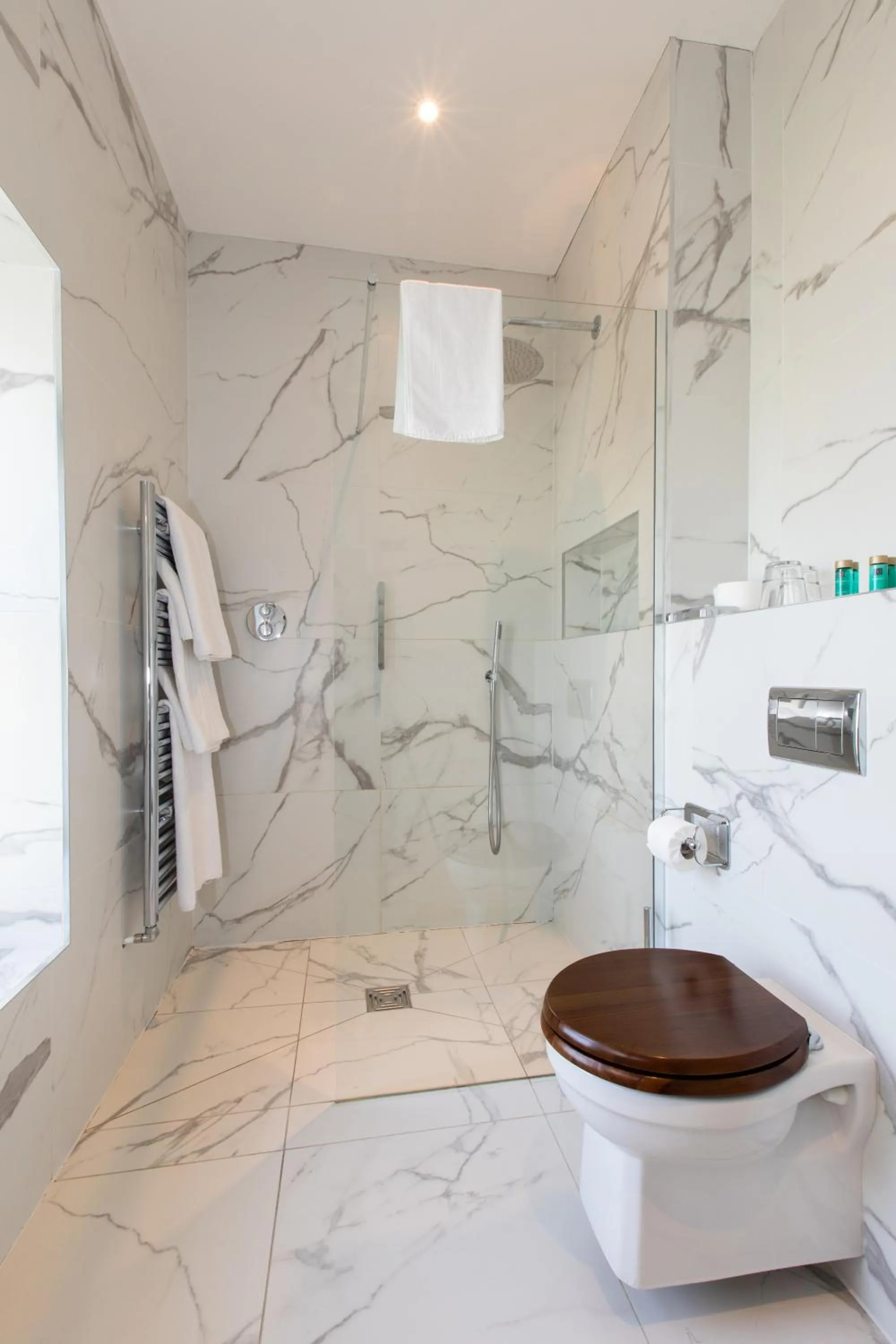 Bathroom in Silken Thomas Accommodation