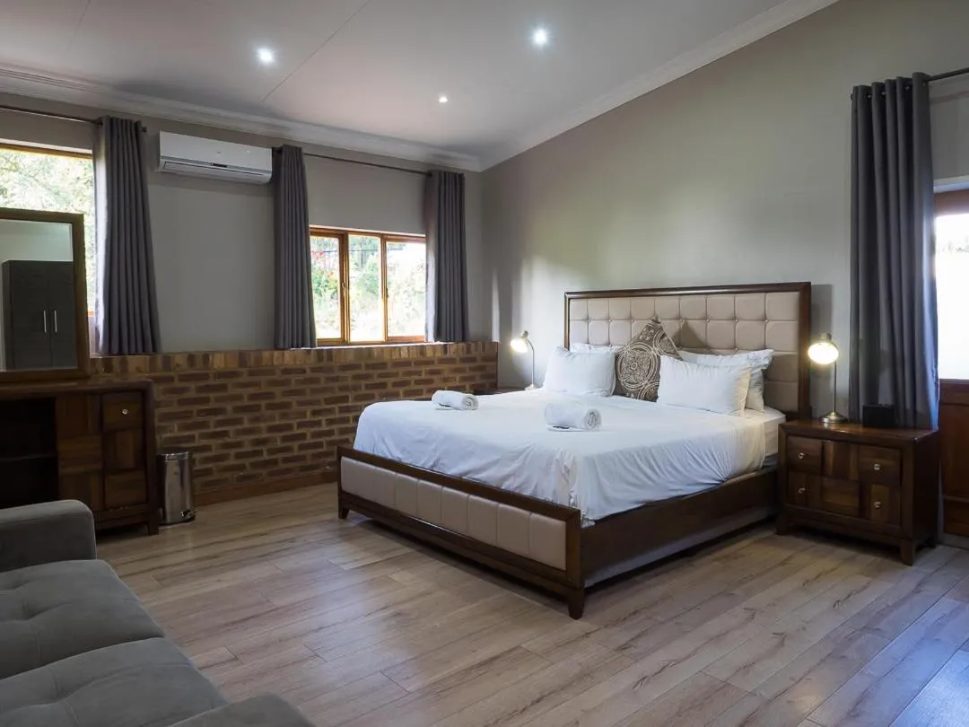 Bedroom, Bed in Hotel @ Secunda