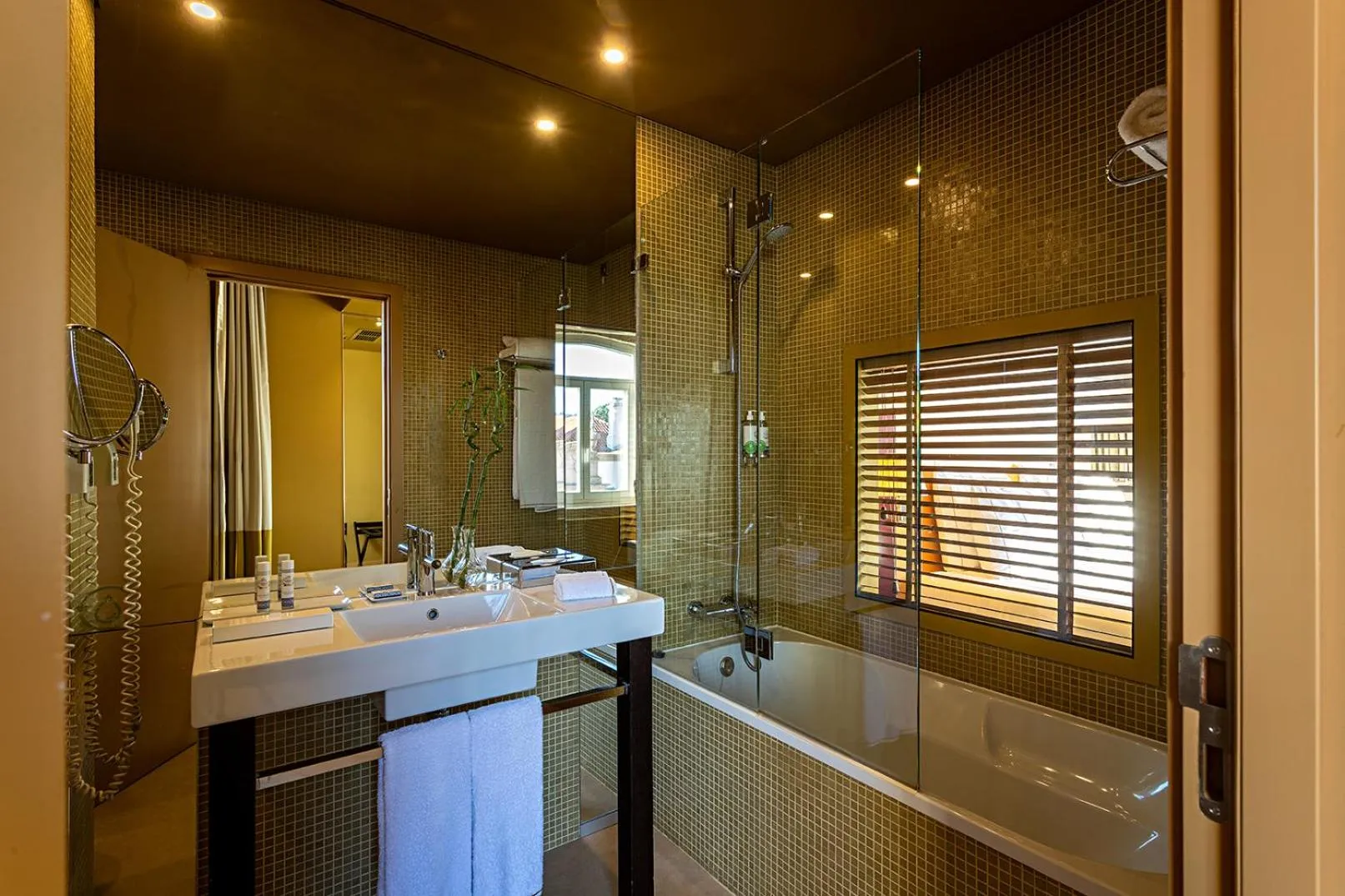 Bathroom in Pestana Palacio do Freixo, Pousada & National Monument - The Leading Hotels of the World