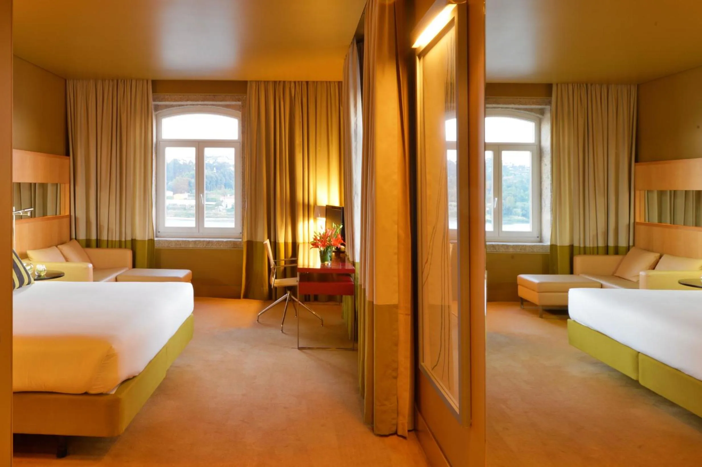 Bedroom, Bed in Pestana Palacio do Freixo, Pousada & National Monument - The Leading Hotels of the World