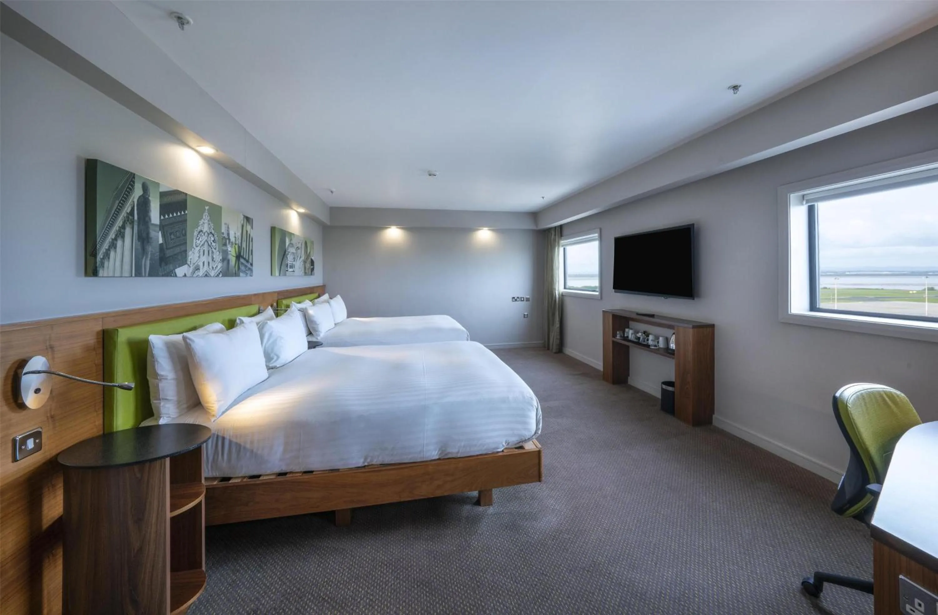 Bed in Hampton by Hilton Liverpool John Lennon Airport