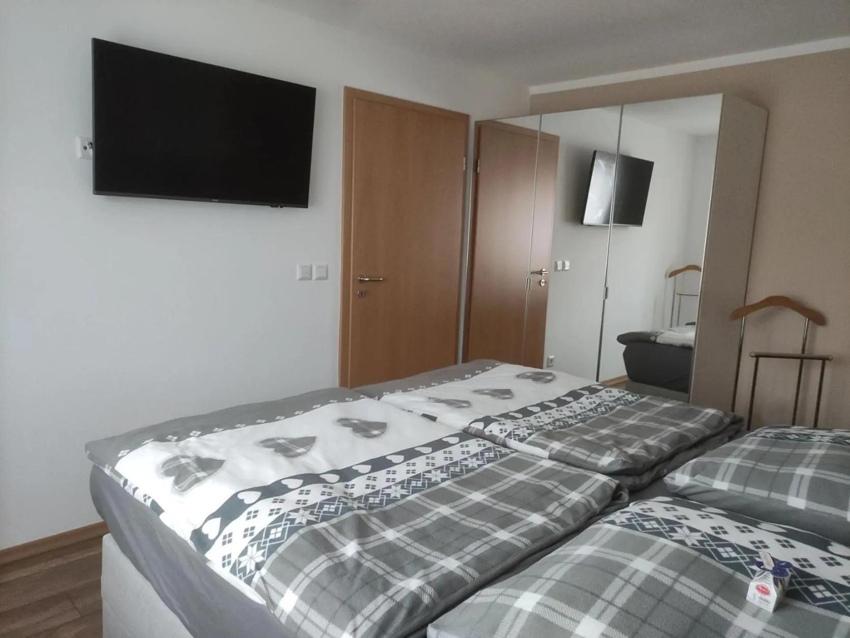 Property building, Bed in Ferienwohnung Mai, 63qm