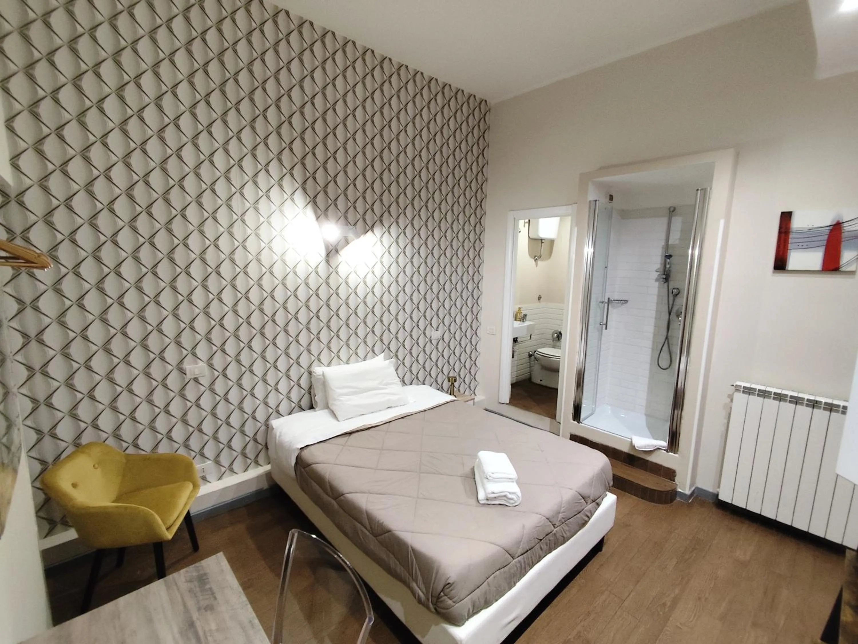 Shower, Bed in Milazzo23 Guesthouse