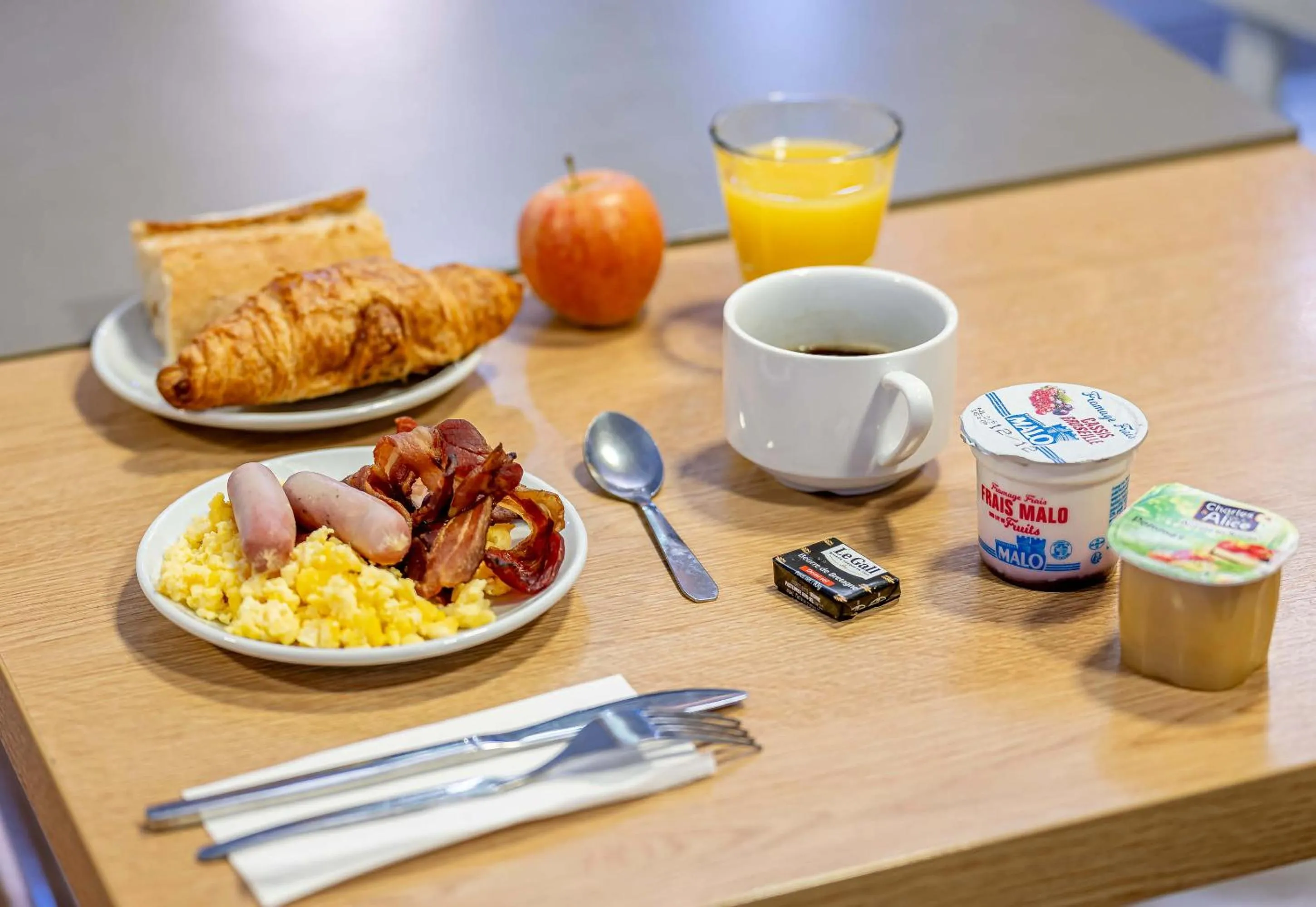 Breakfast in B&B HOTEL Bordeaux Lormont