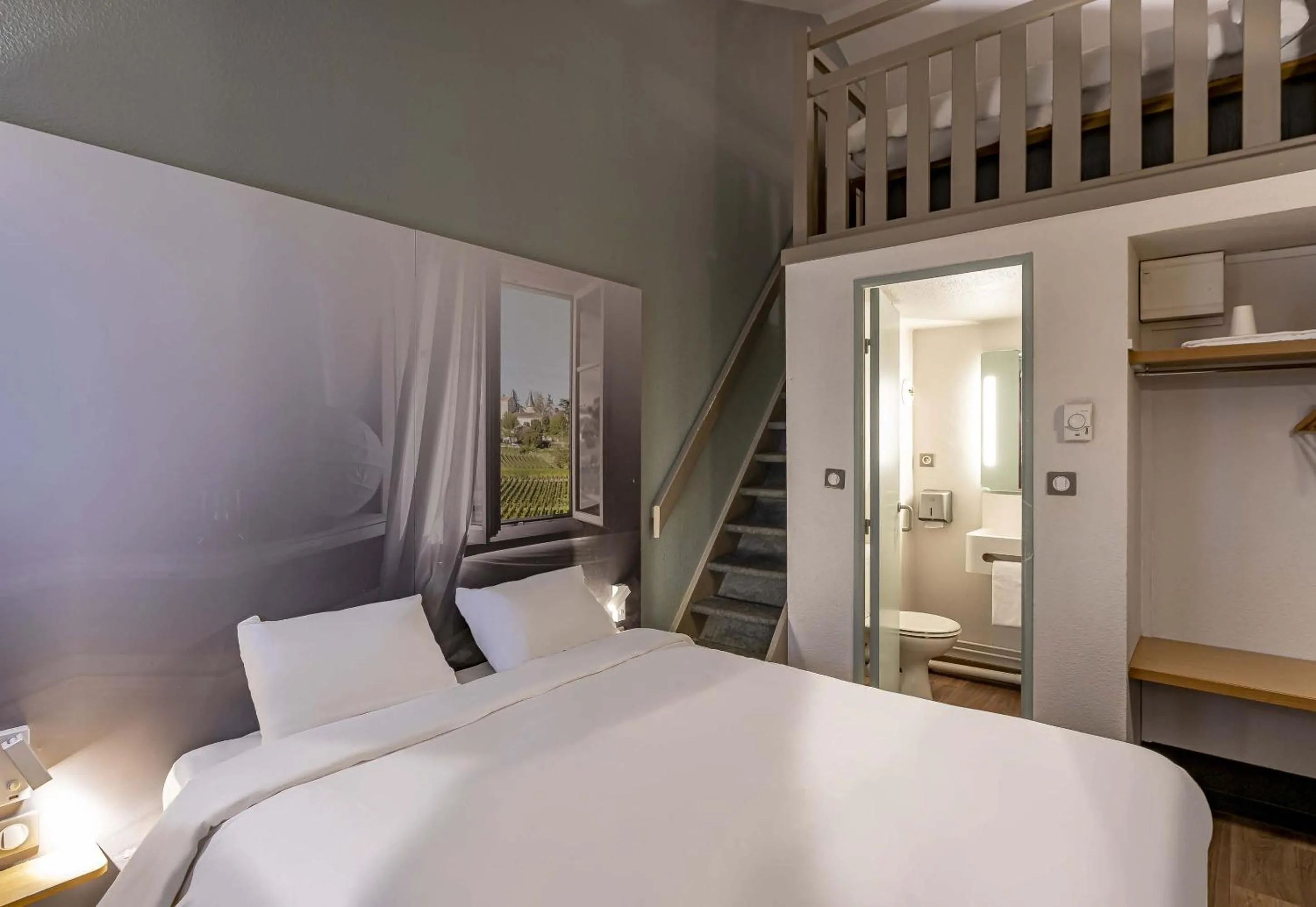 Bedroom, Bed in B&B HOTEL Bordeaux Lormont