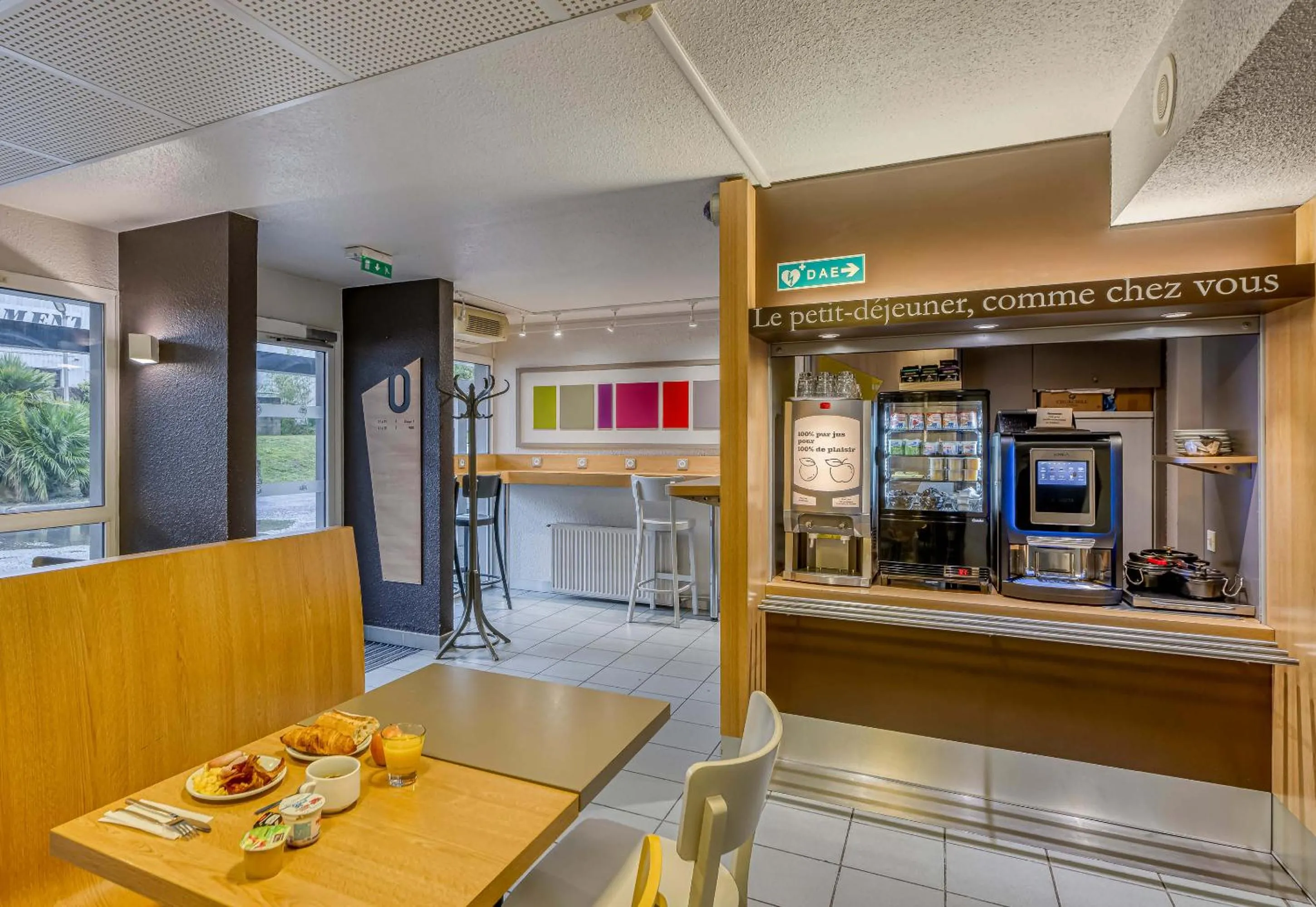 Buffet breakfast in B&B HOTEL Bordeaux Lormont