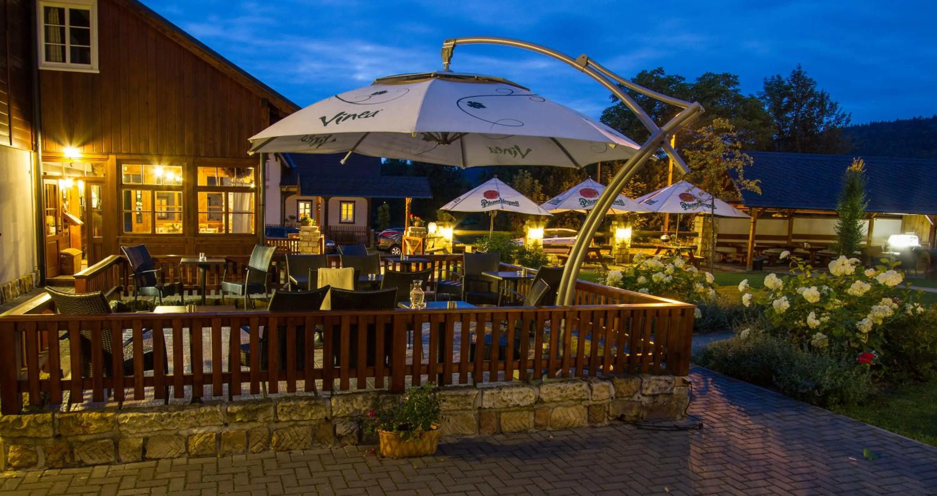 Restaurant/places to eat in Penzion Pivnice - Jítravský Dvorec