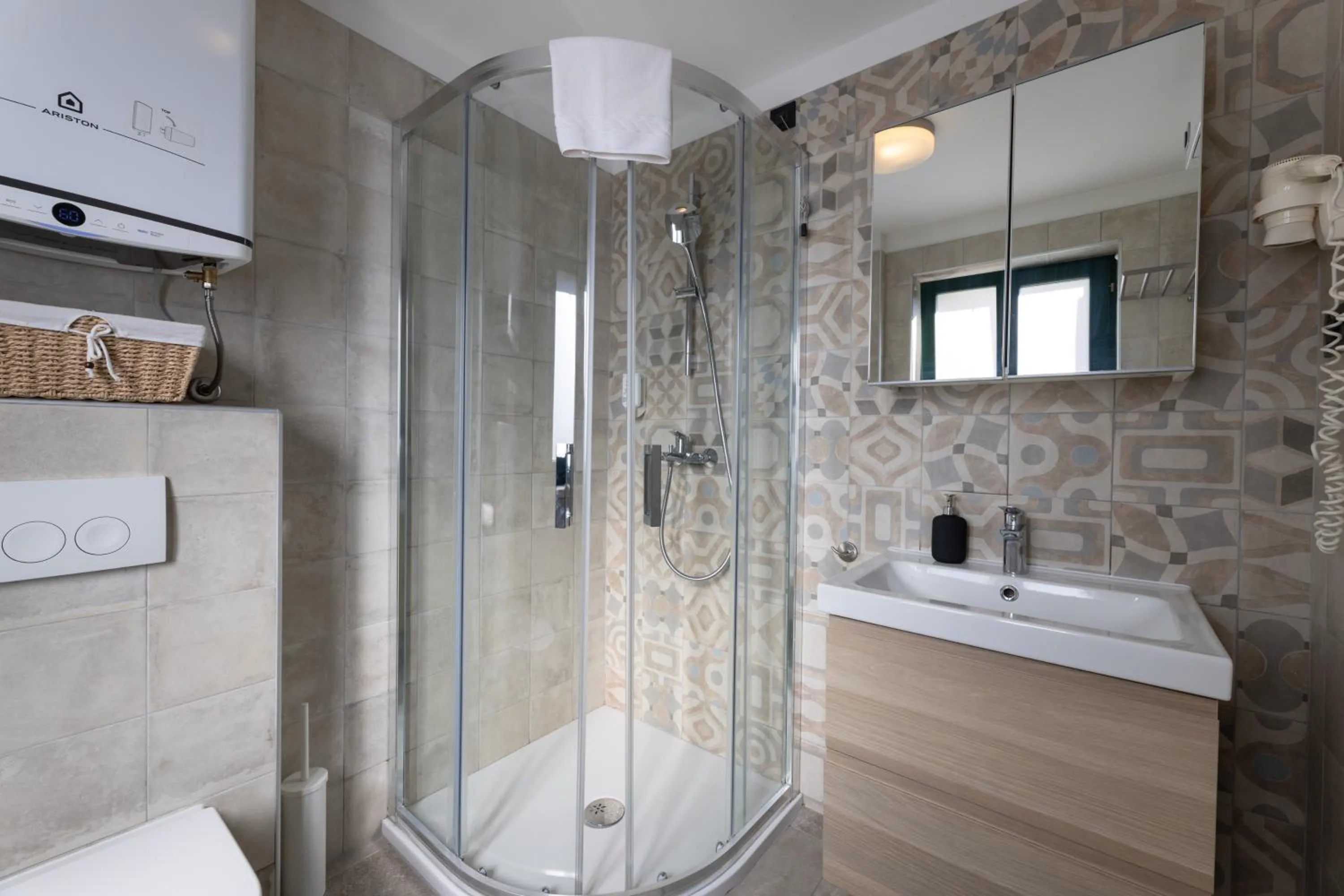 Shower in Apartments Korta