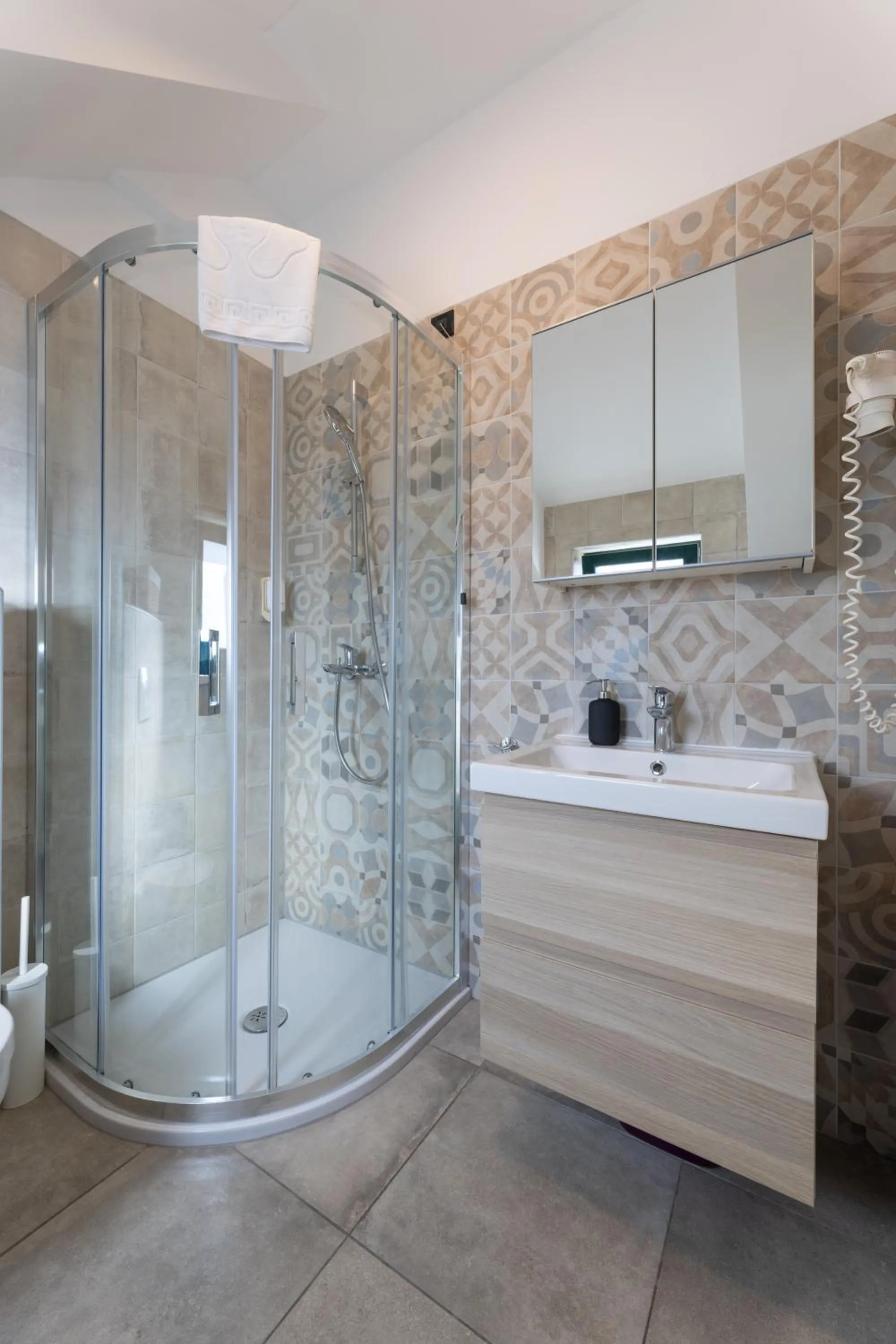 Shower in Apartments Korta