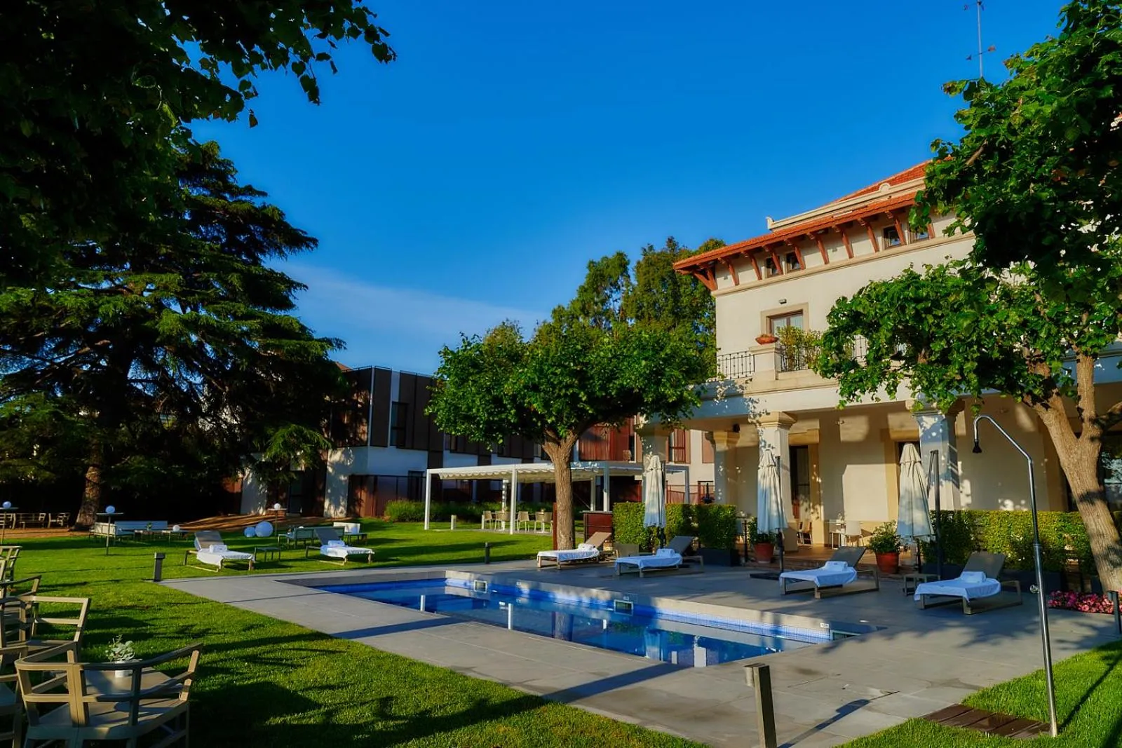 Property building in Hotel Arrey Alella