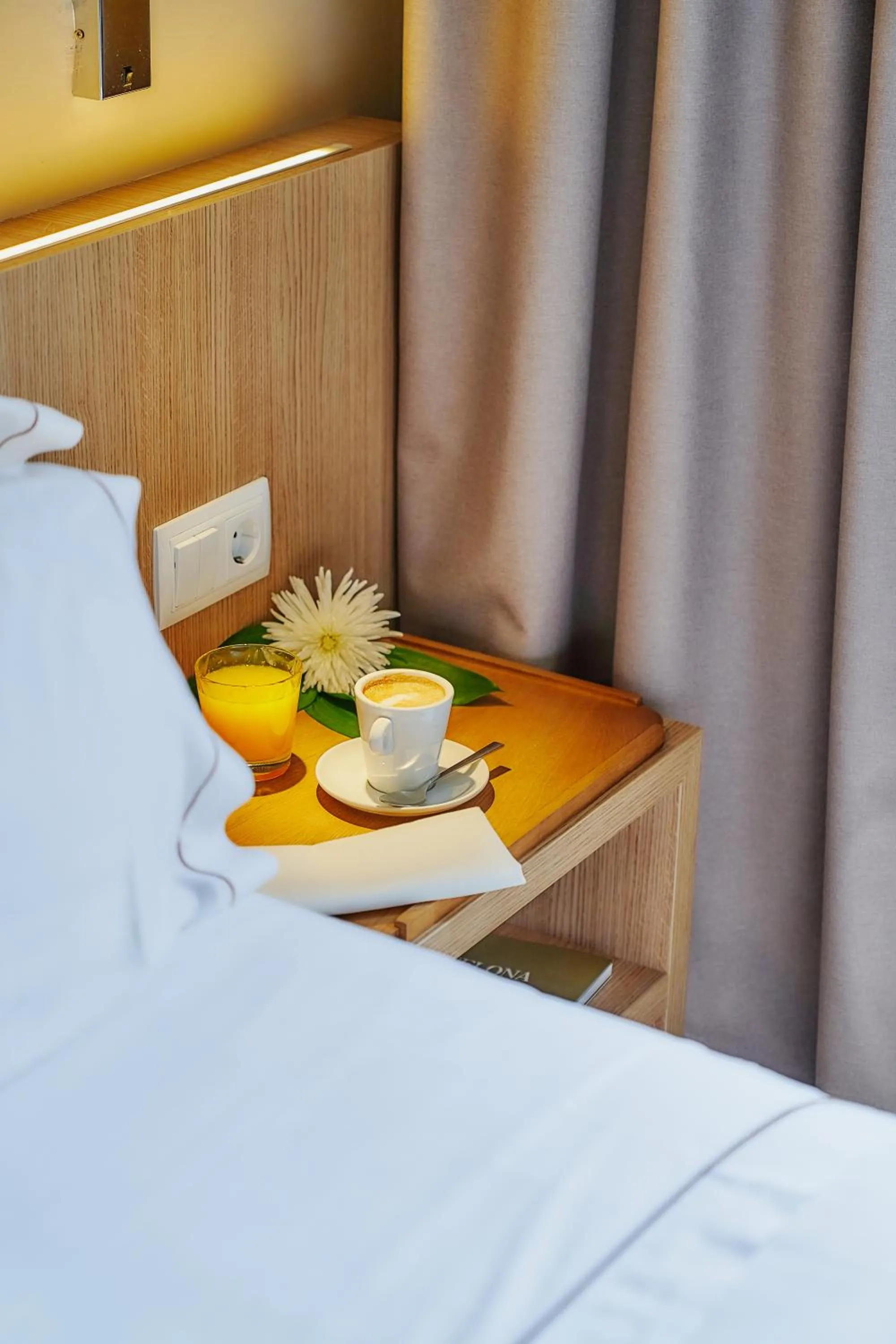 Breakfast, Bed in Hotel Arrey Alella