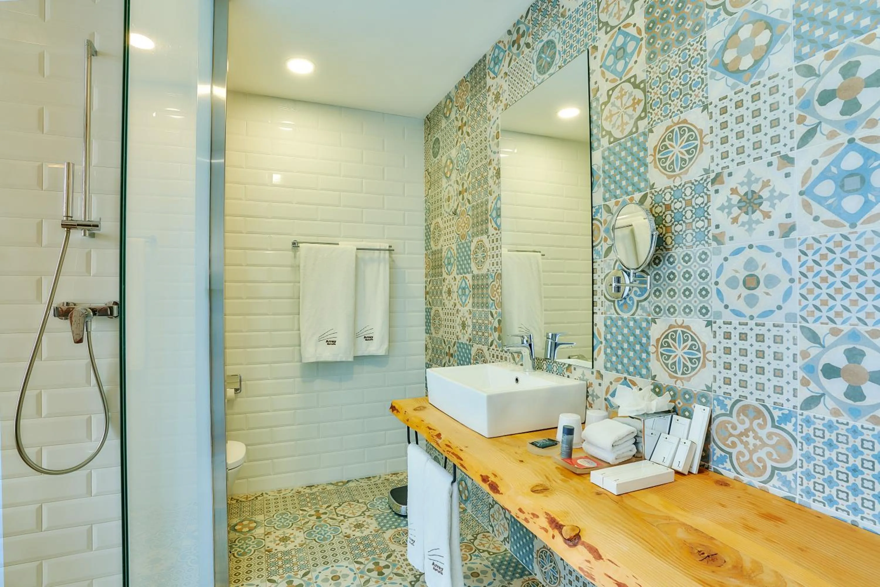 Shower in Hotel Arrey Alella