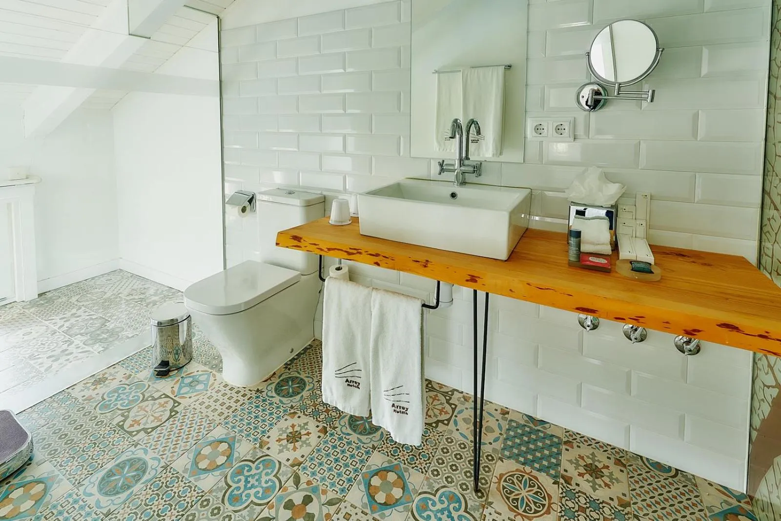 Shower in Hotel Arrey Alella