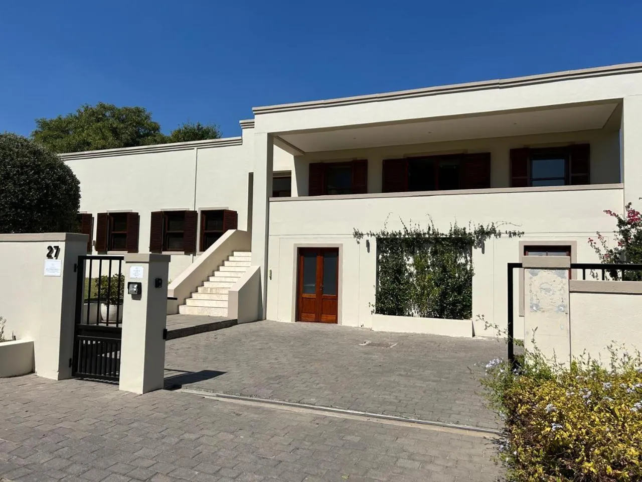 Property building in Residence Vive la Vie