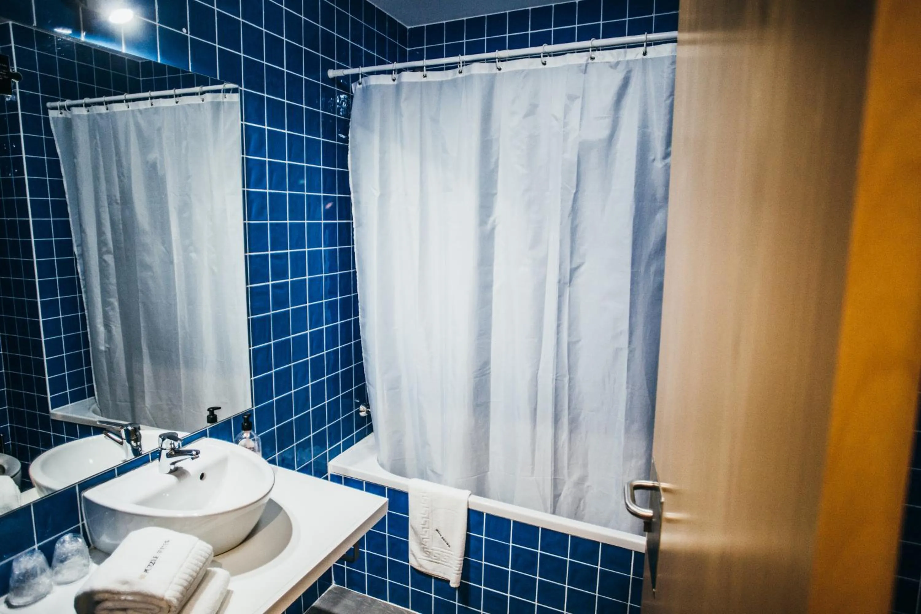 Bathroom in Puzzle Suites B&B