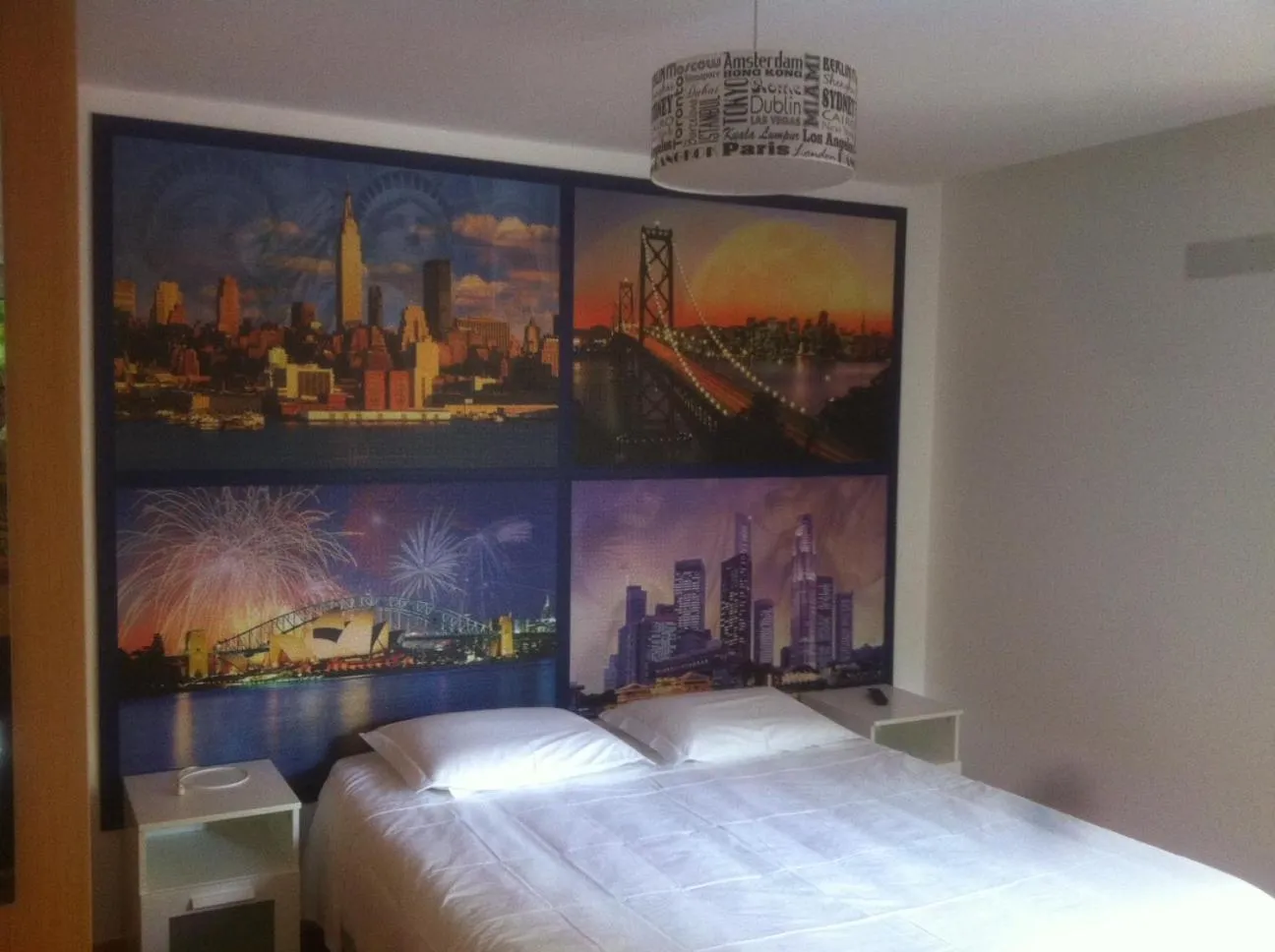 Photo of the whole room, Bed in Puzzle Suites B&B