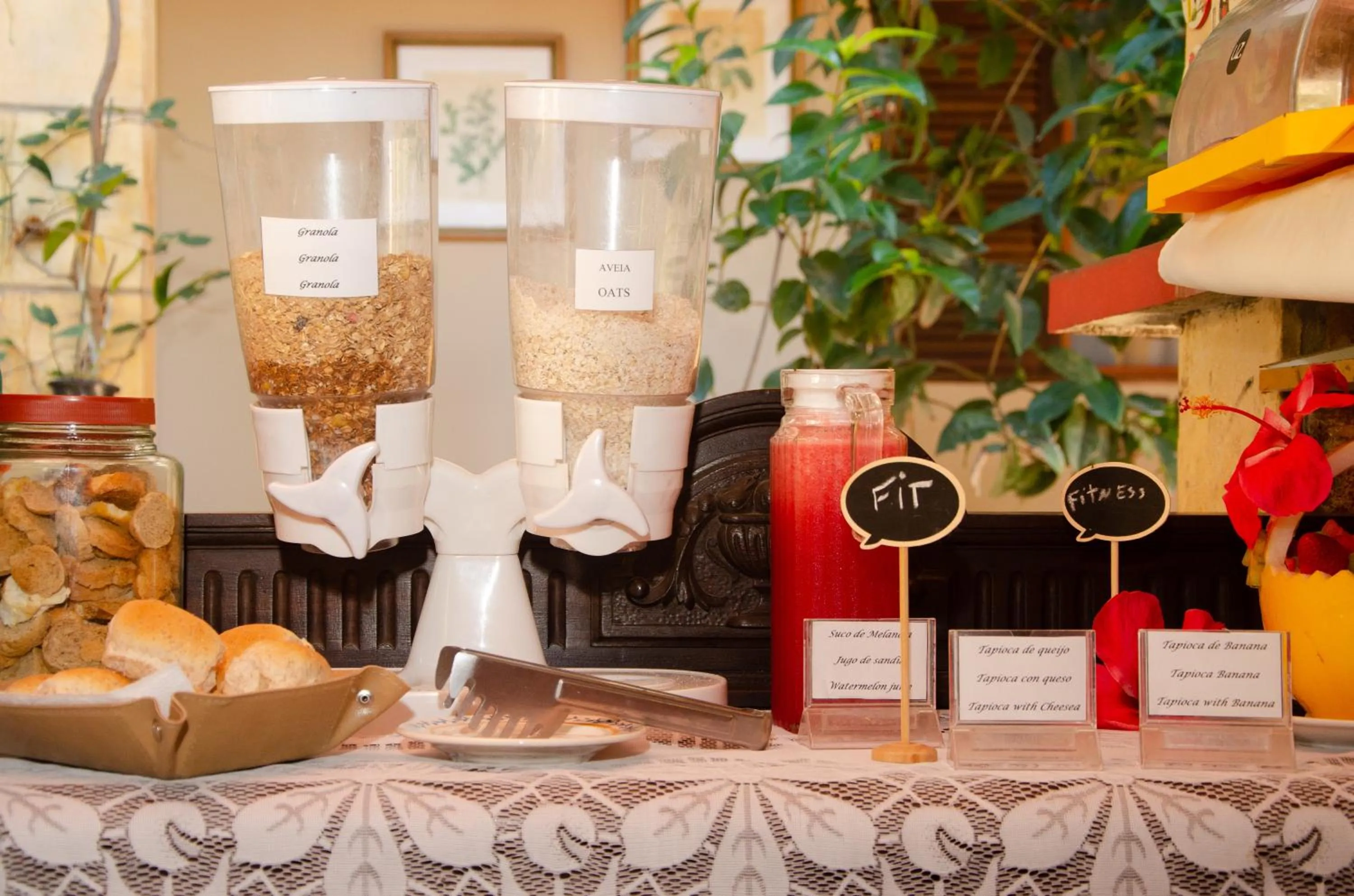 Food and drinks in Pousada das Bromélias